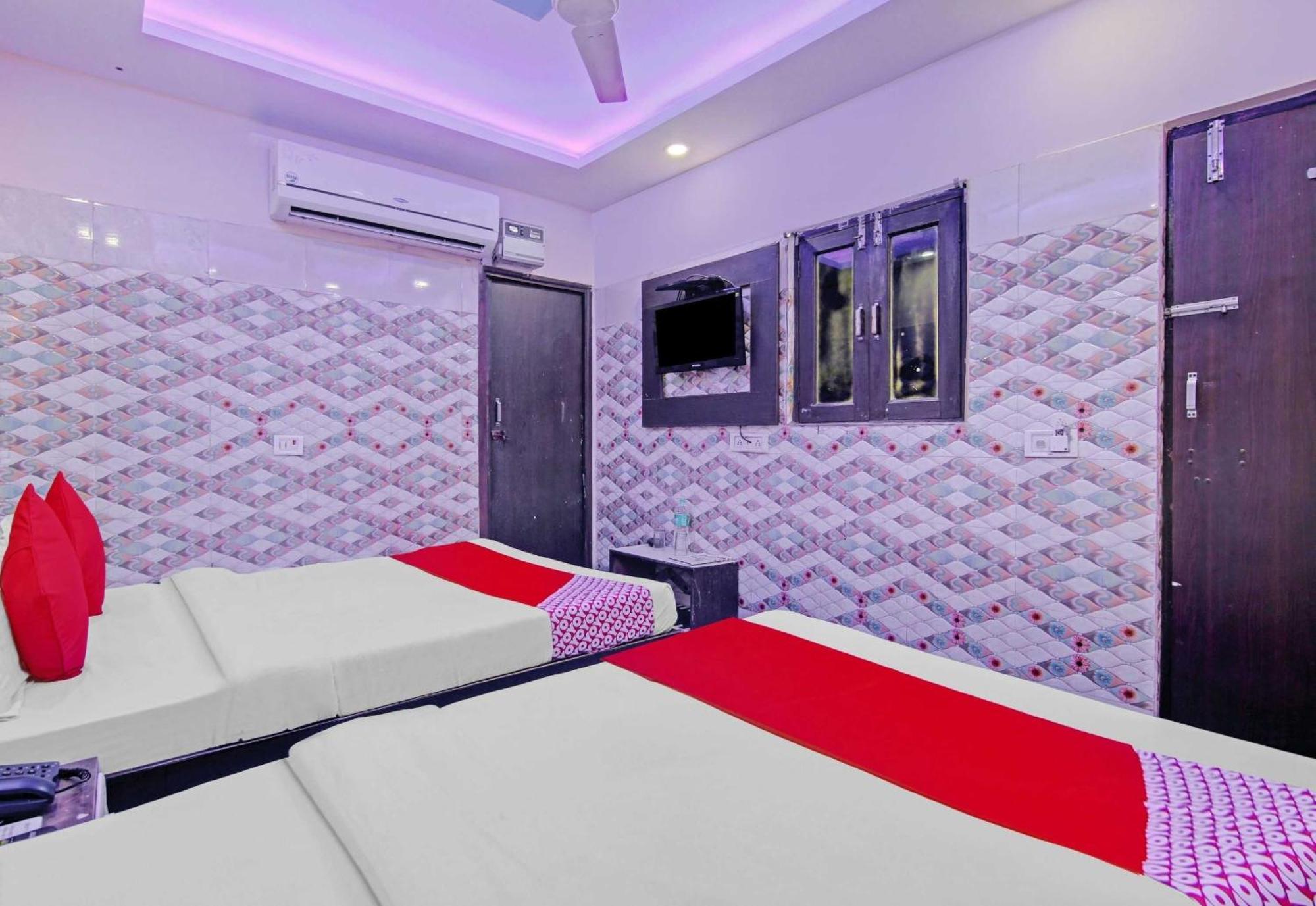Hotel O Naseeb Near Jama Masjid 3*