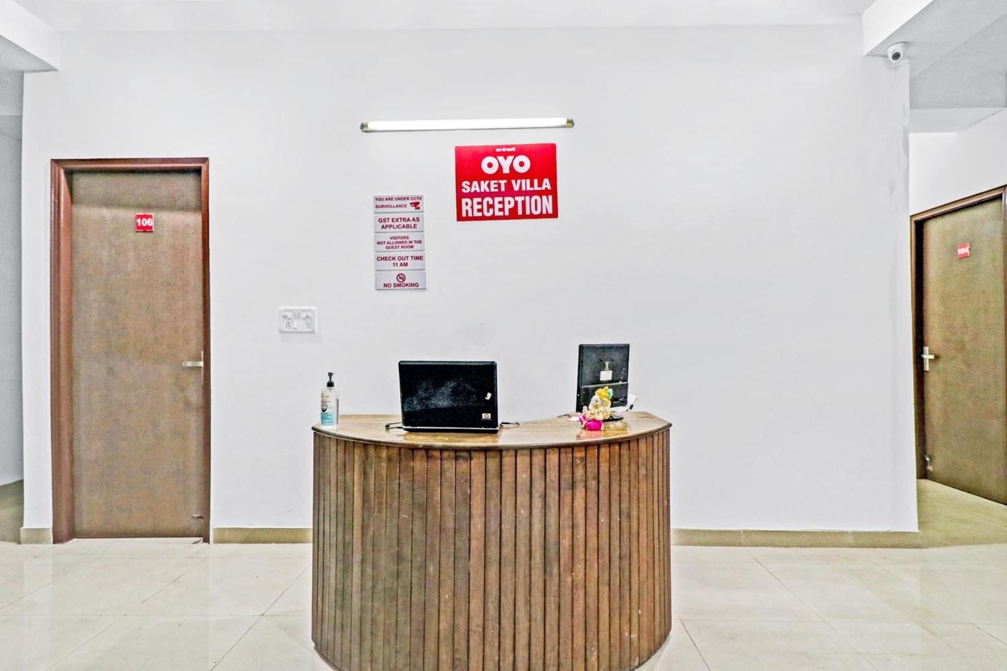 Hotel Capital O Saket Near Dlf Avenue Saket 3*