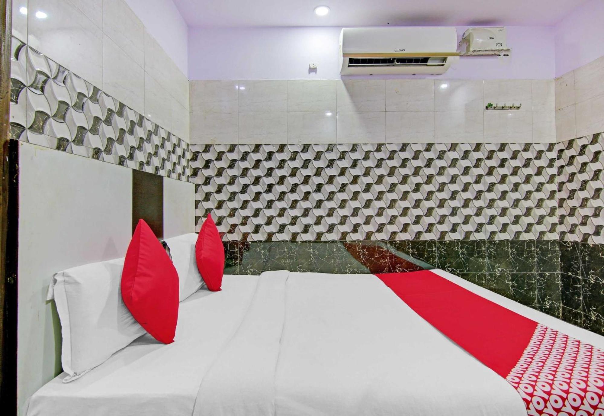 Hotel O Naseeb Near Jama Masjid New Delhi