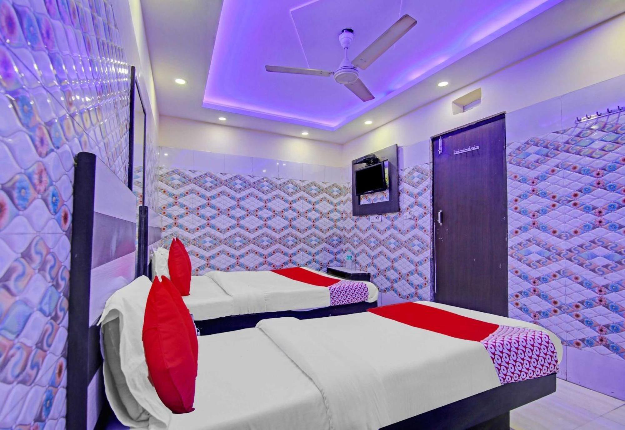 Hotel O Naseeb Near Jama Masjid 3*