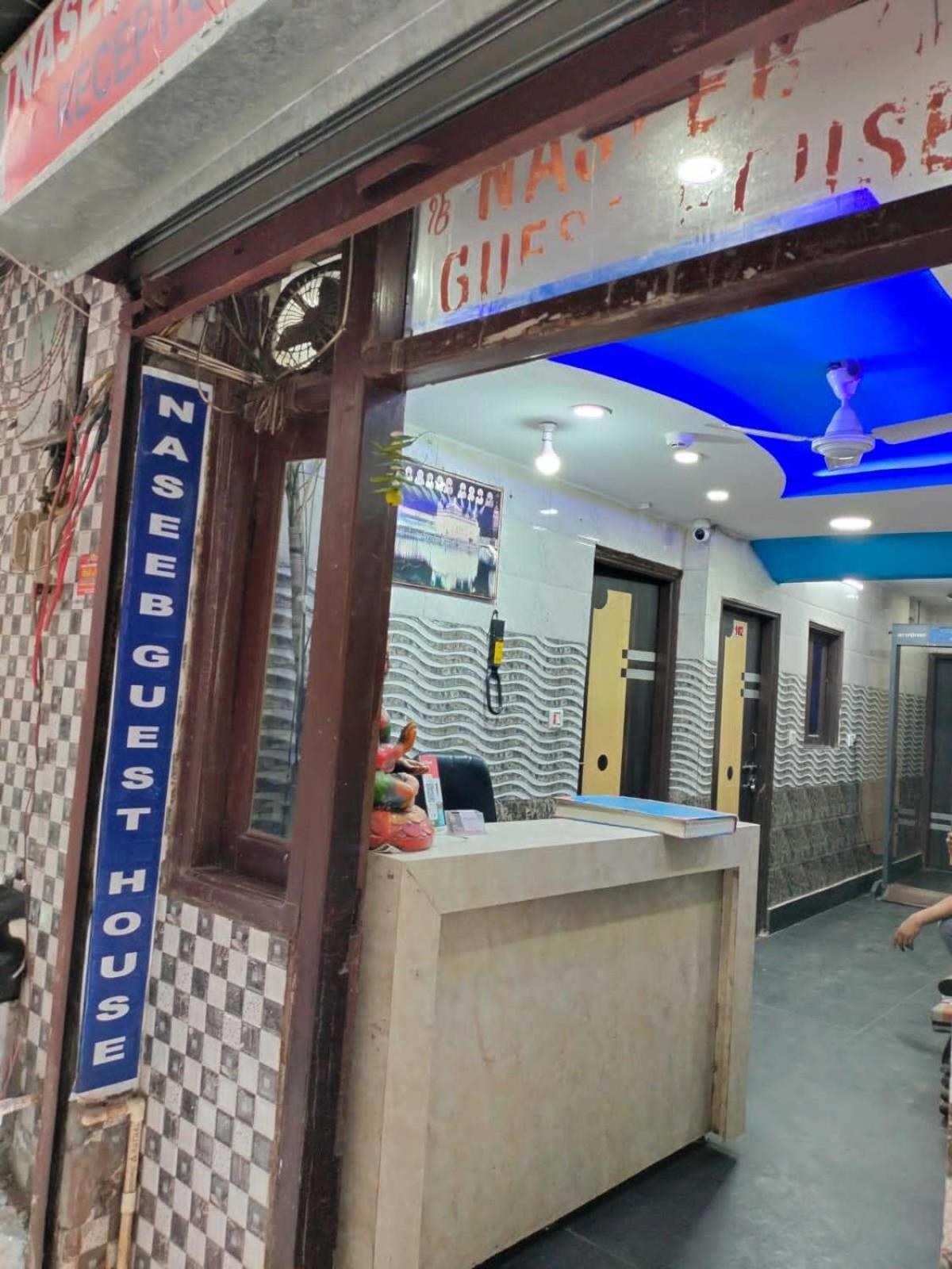 Hotel O Naseeb Near Jama Masjid