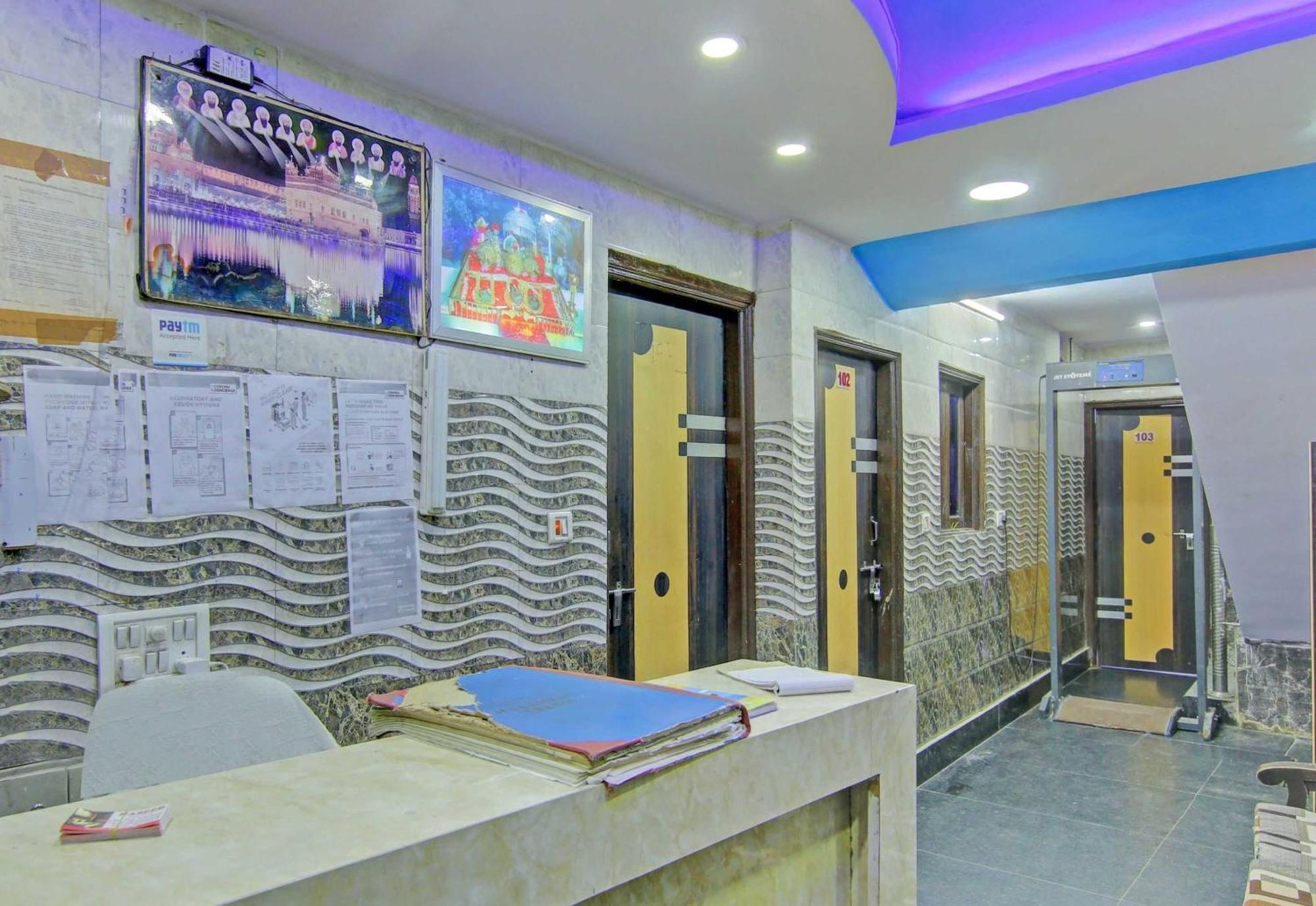 Hotel O Naseeb Near Jama Masjid New Delhi