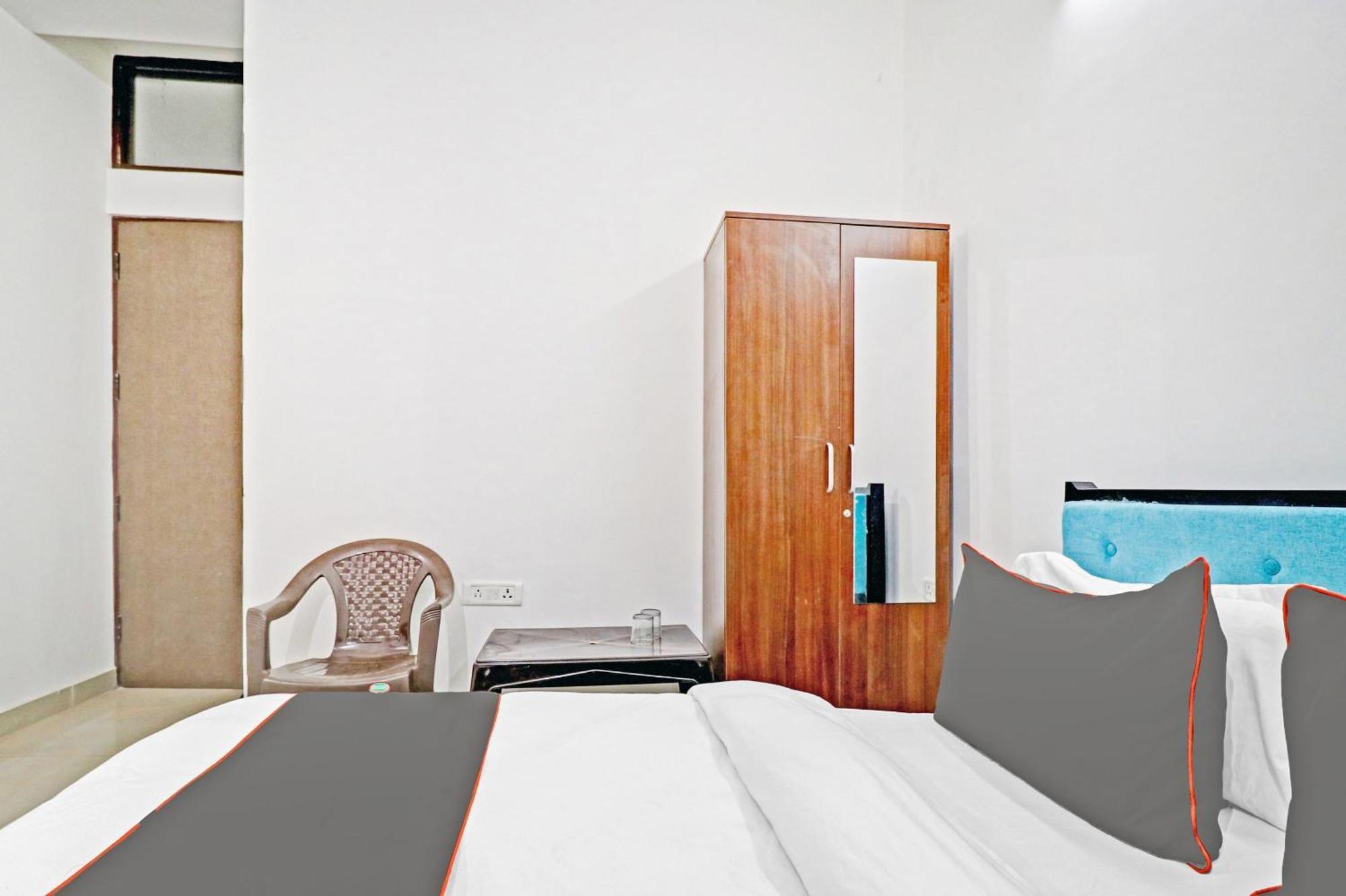 Capital O Saket Near Dlf Avenue Saket Hotel New Delhi