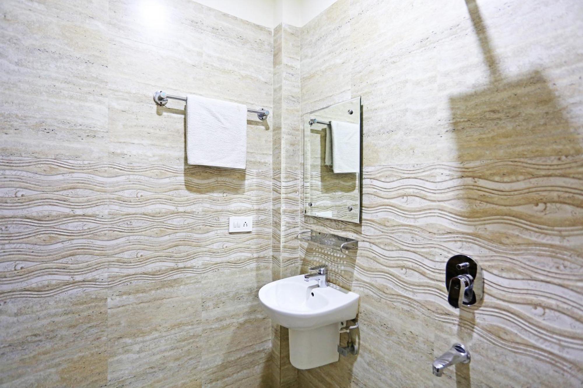 Hotel The Kiara Near Delhi Airport