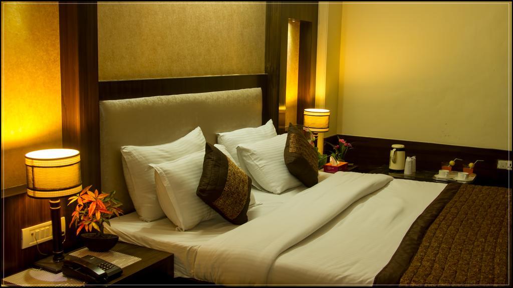 Radiance Hotel 2*