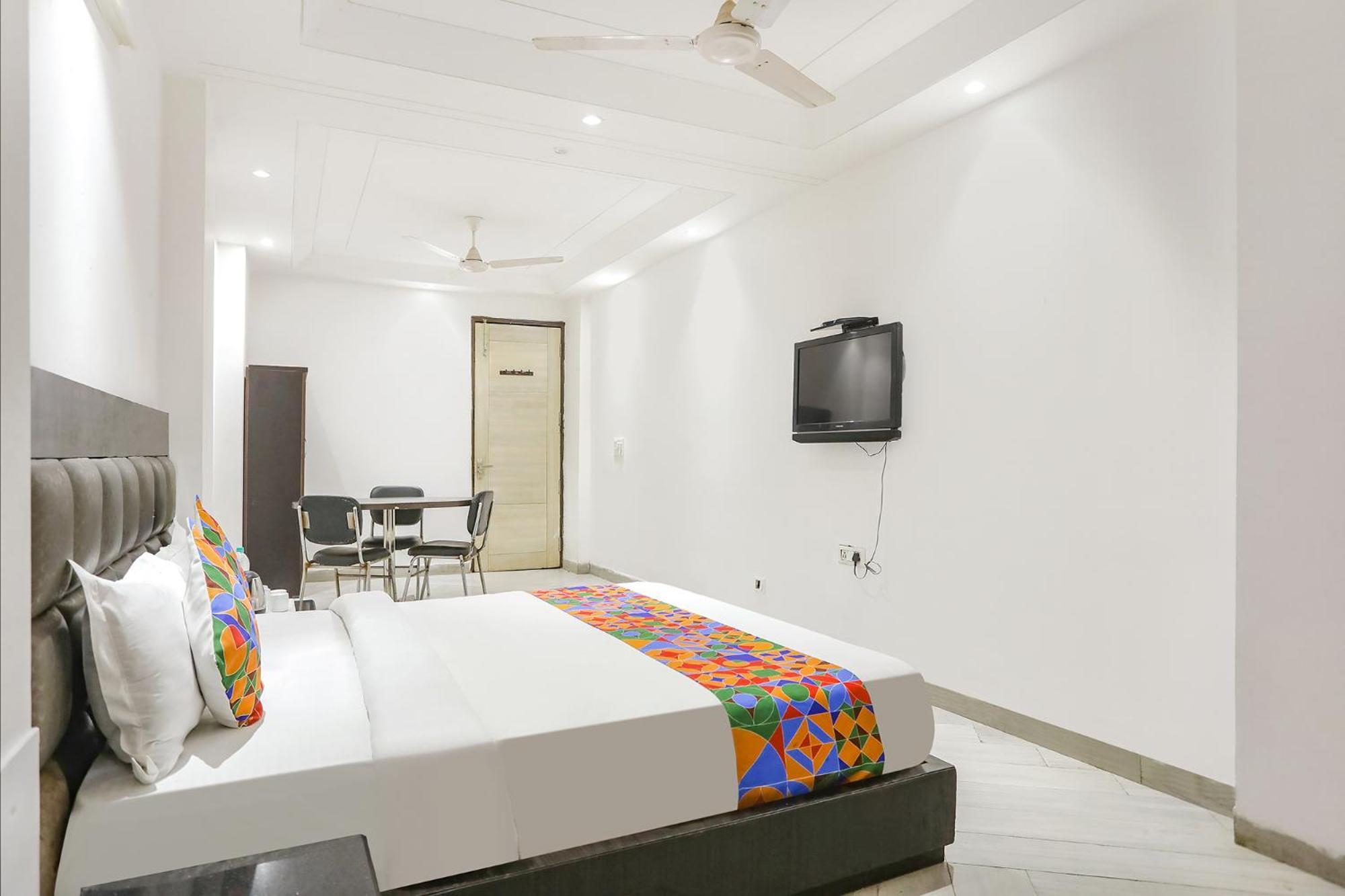 Hotel Fabexpress Lotus Palace New Delhi