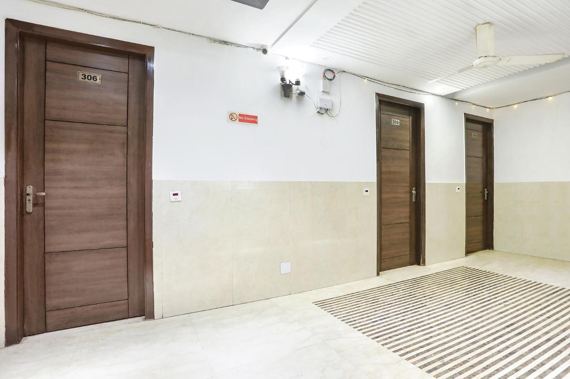 Hotel Fabexpress Lotus Palace 3*