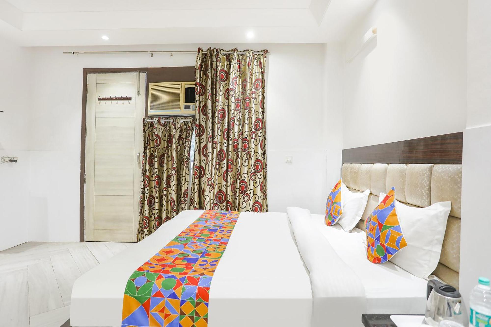 Hotel Fabexpress Lotus Palace New Delhi