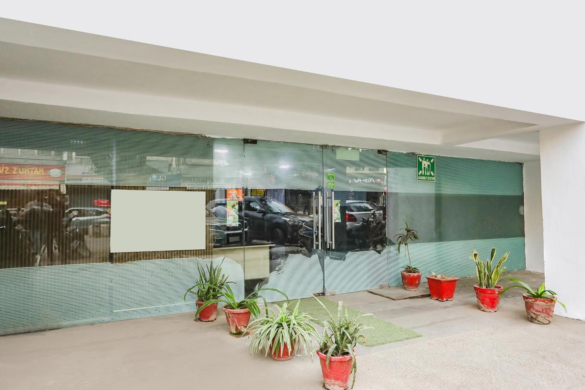 Fabexpress Lotus Palace 3* New Delhi