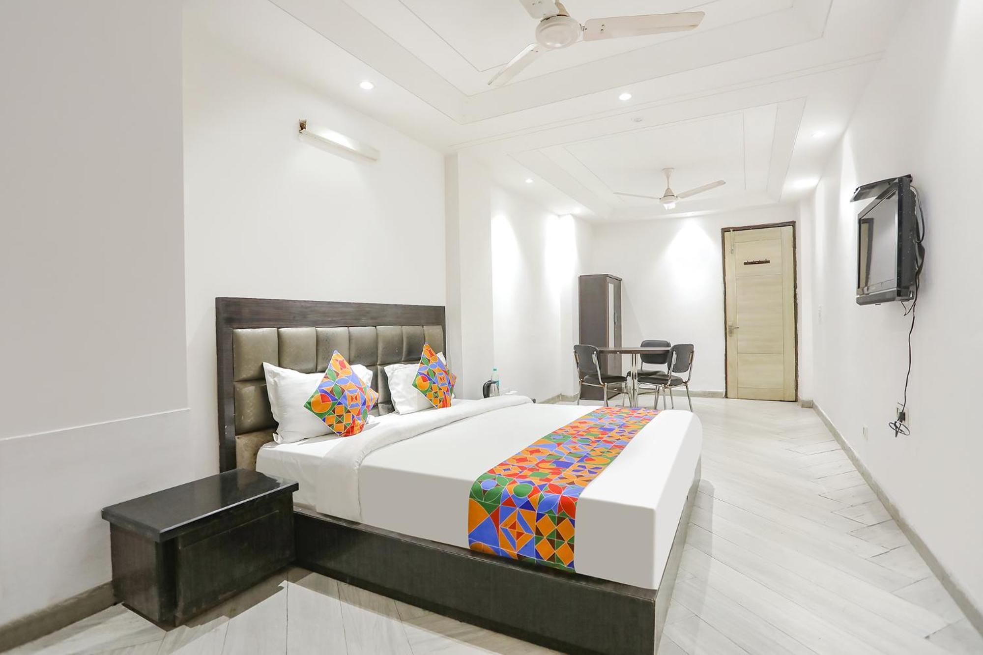 Hotel Fabexpress Lotus Palace New Delhi