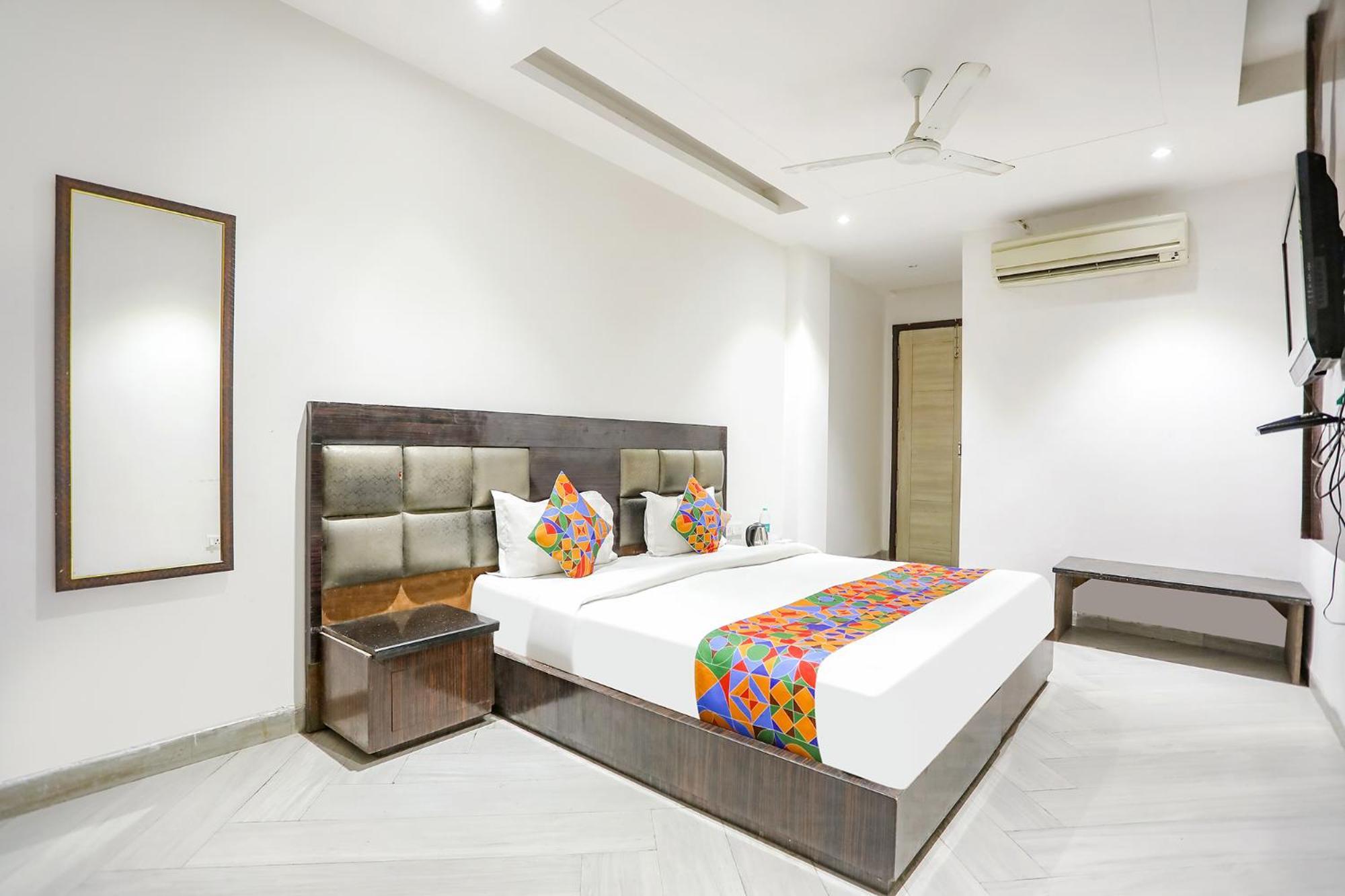 Fabexpress Lotus Palace New Delhi
