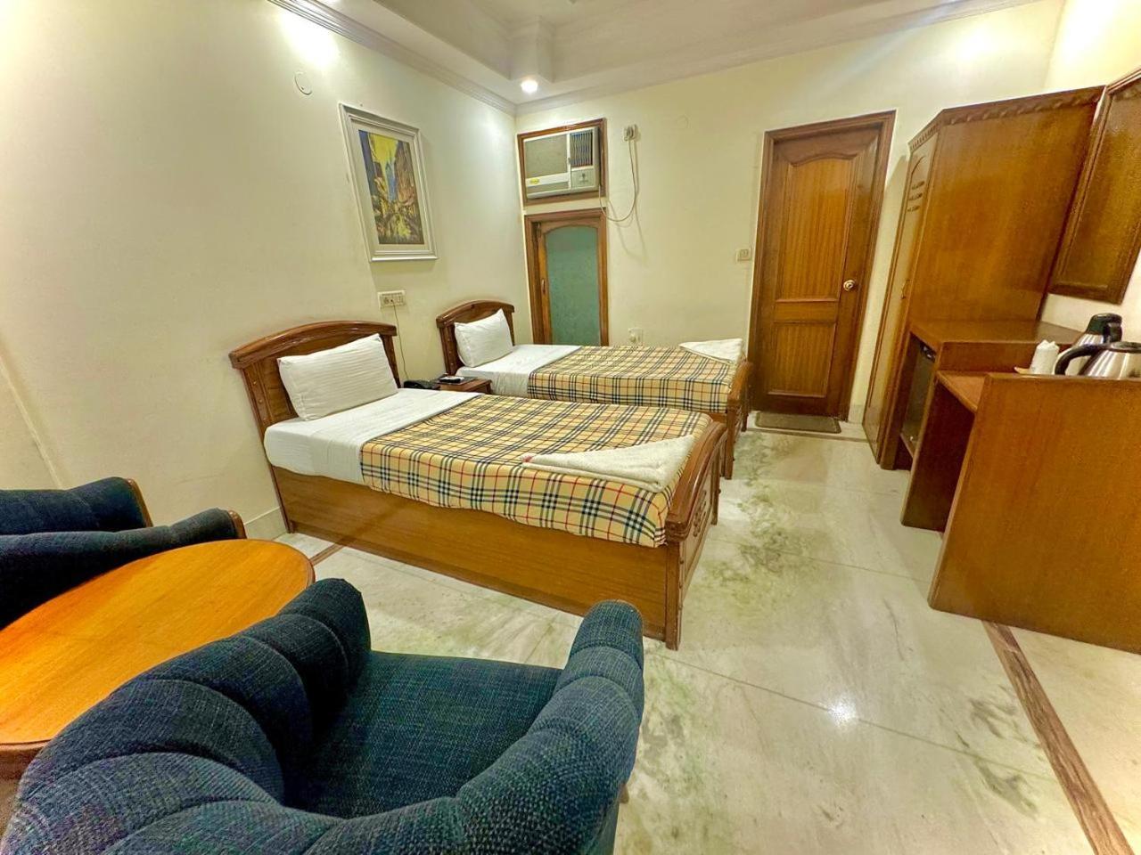 Pablas International, New Delhi, Near Metro Hotel Delhi (National Capital Territory of India)