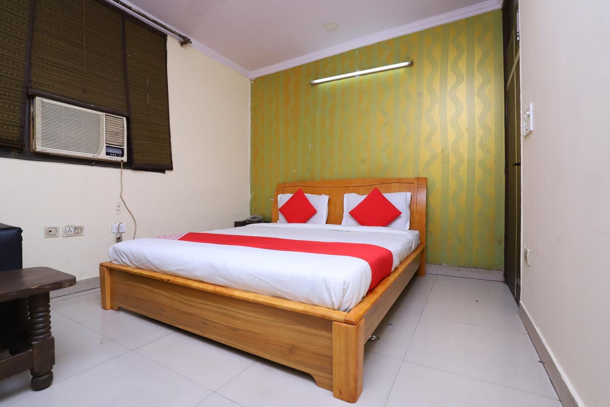 Hotel O J Joy New Delhi
