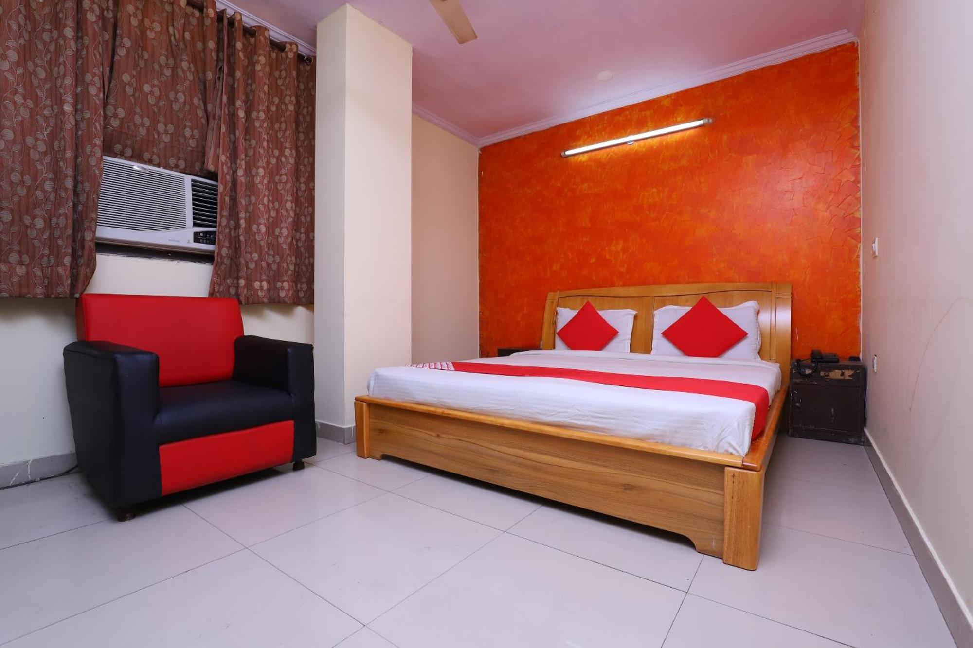 Hotel O J Joy 3*