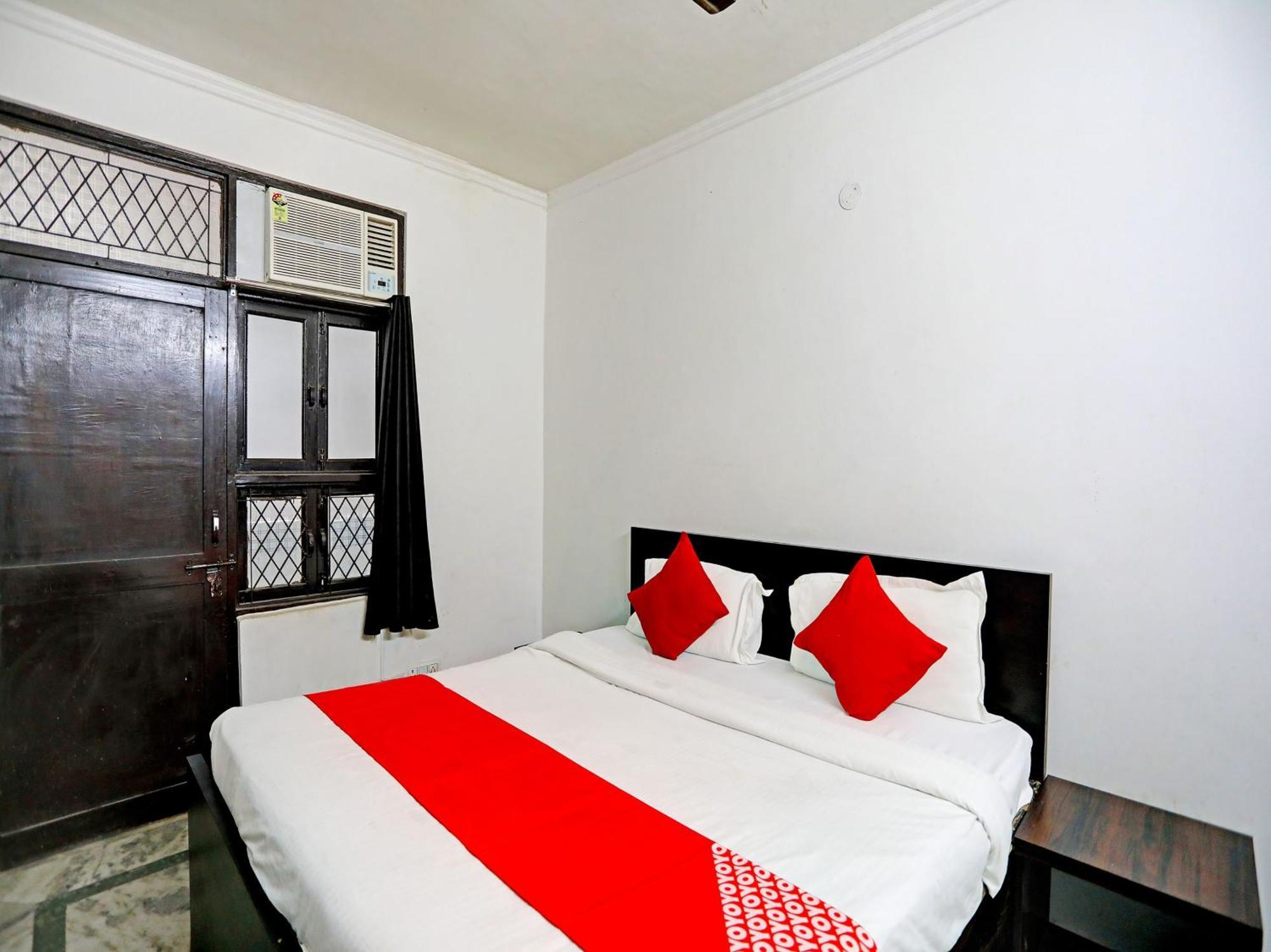 Hotel O Sunrise Near Select Citywalk Mall 3*