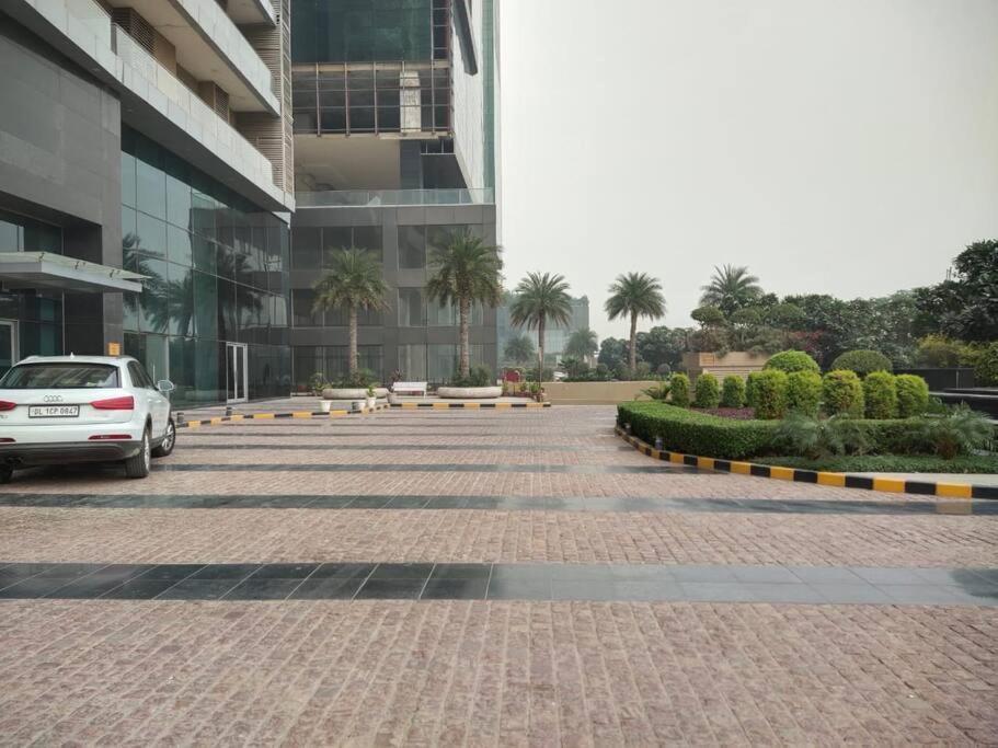 Countryside Luxury - Supernova Noida Apartment