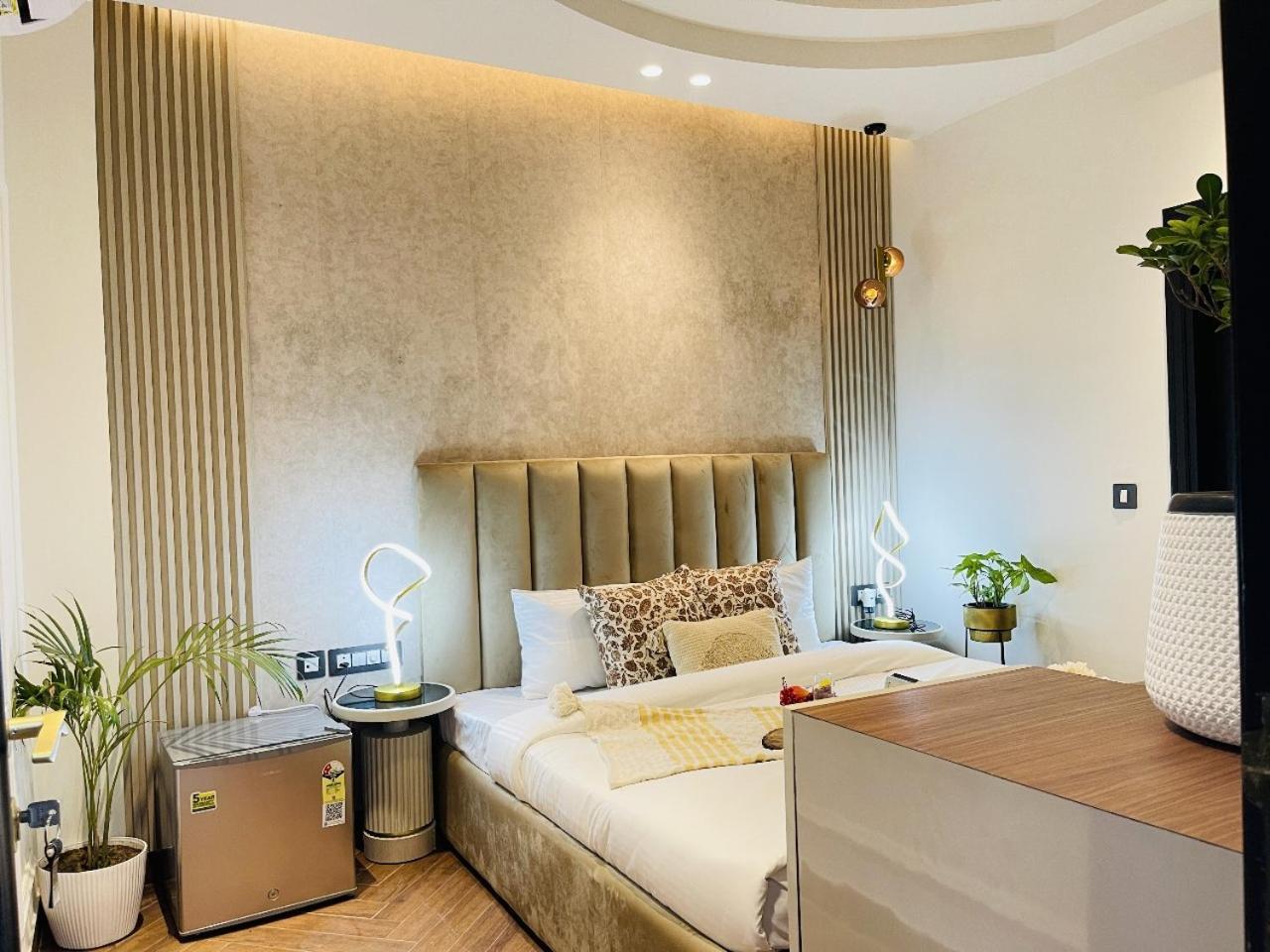 Bedchambers, Saket Hotel