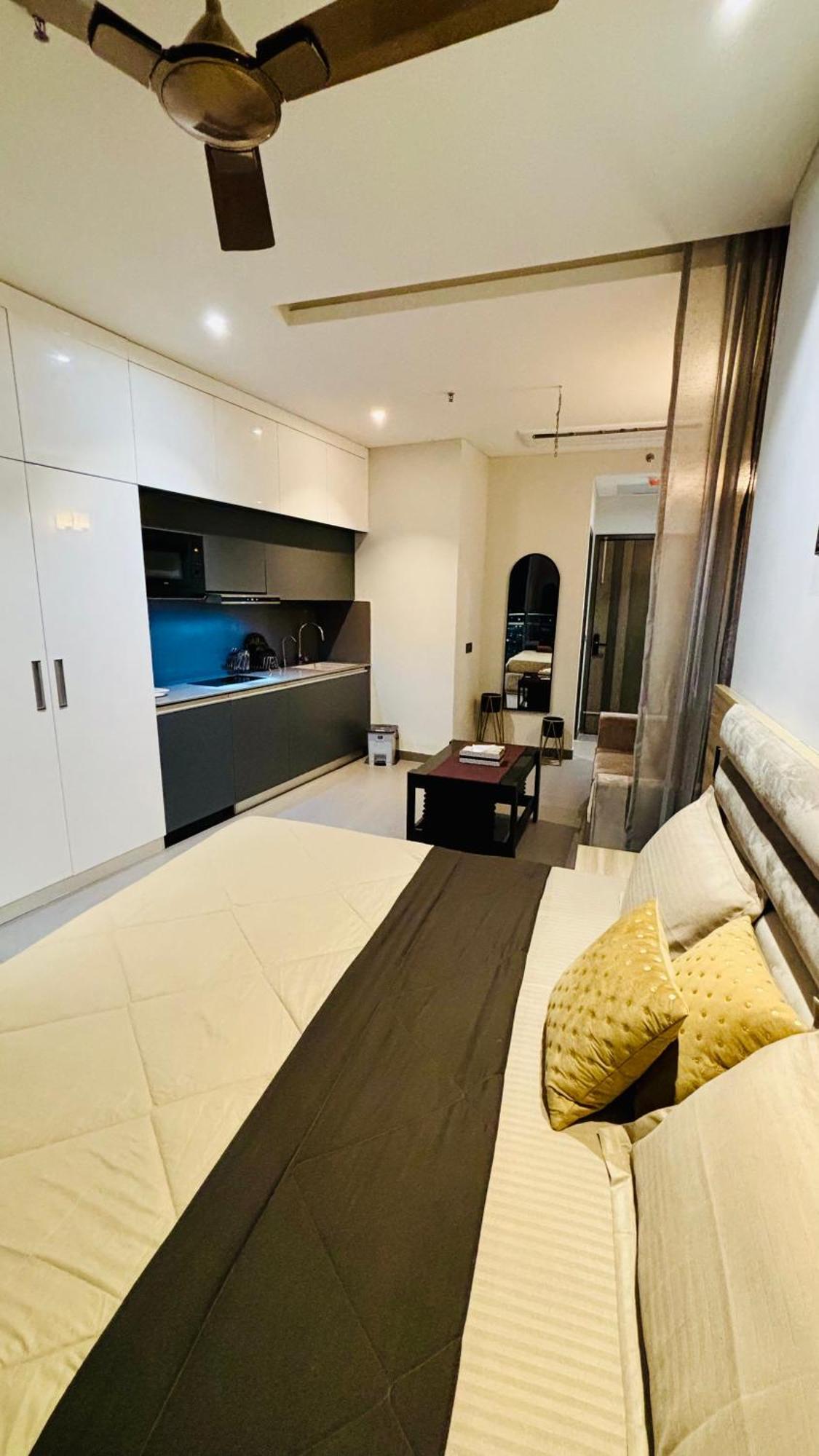 Apartment Countryside Luxury - Supernova Noida *