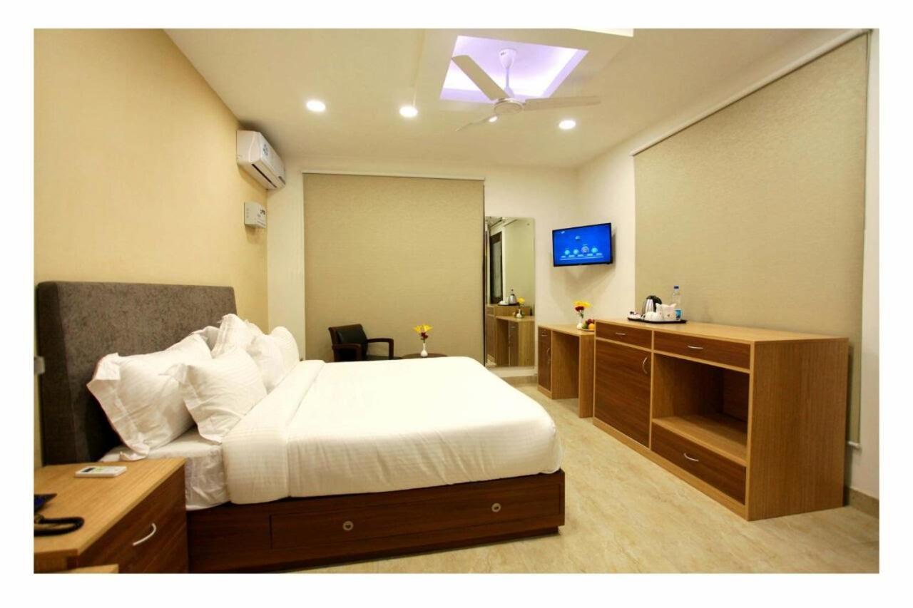 Phoenix Luxe Roooms Bed & Breakfast New Delhi