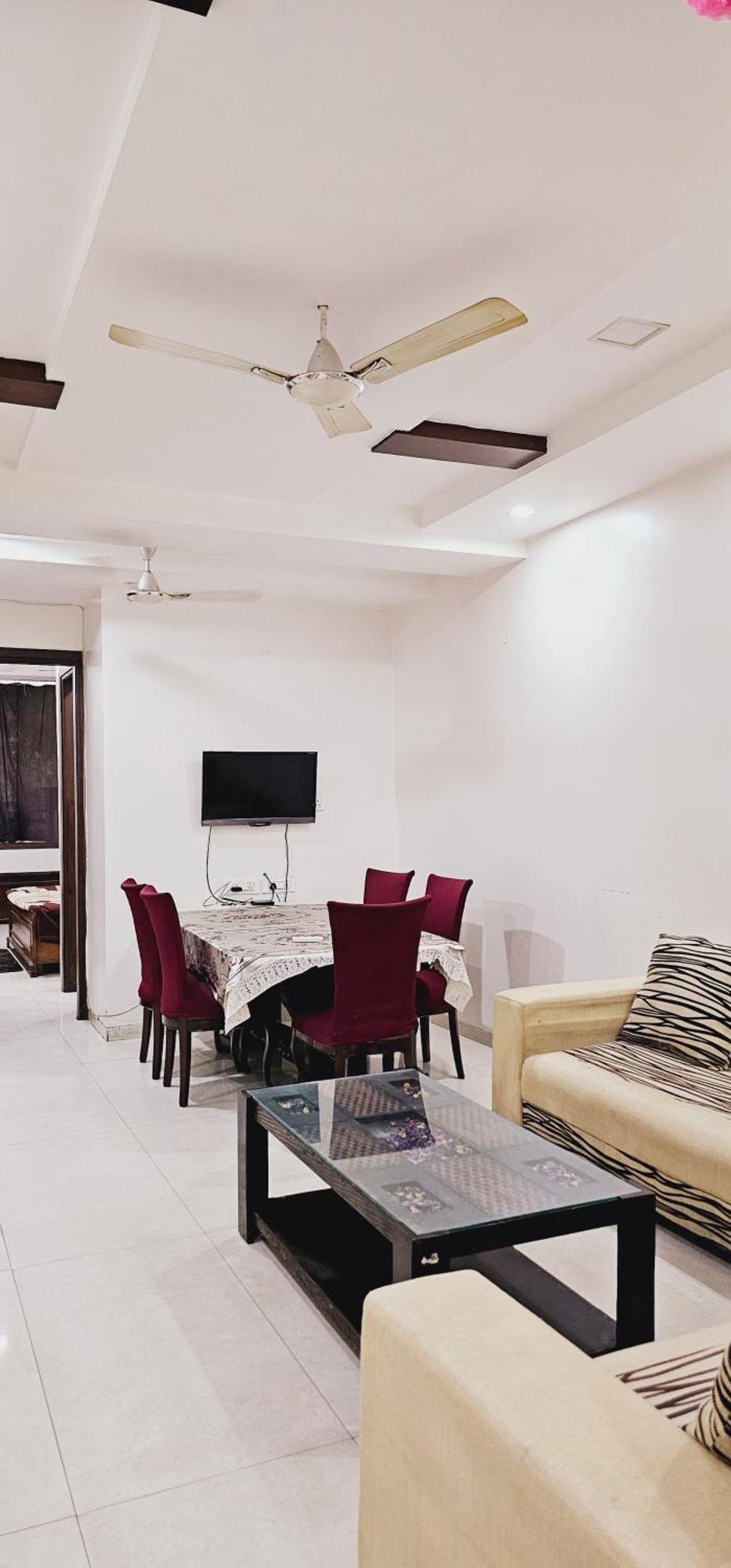 Apartment Ideal 3bhk Apartment!downtown