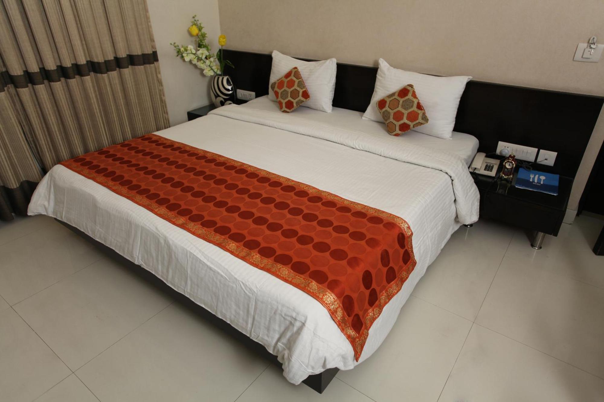 Saar Hotel 3*