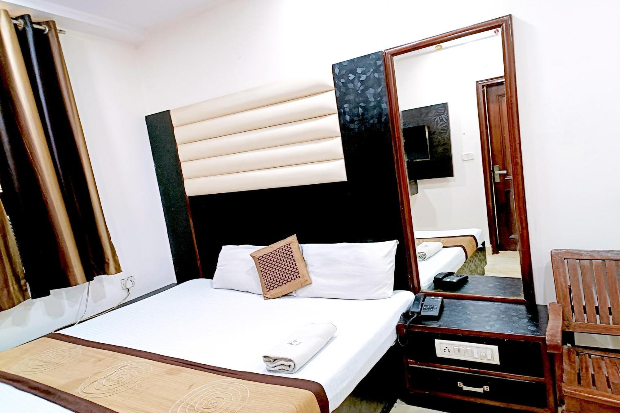 Crystal Deluxe At Railway Station Hotel New Delhi