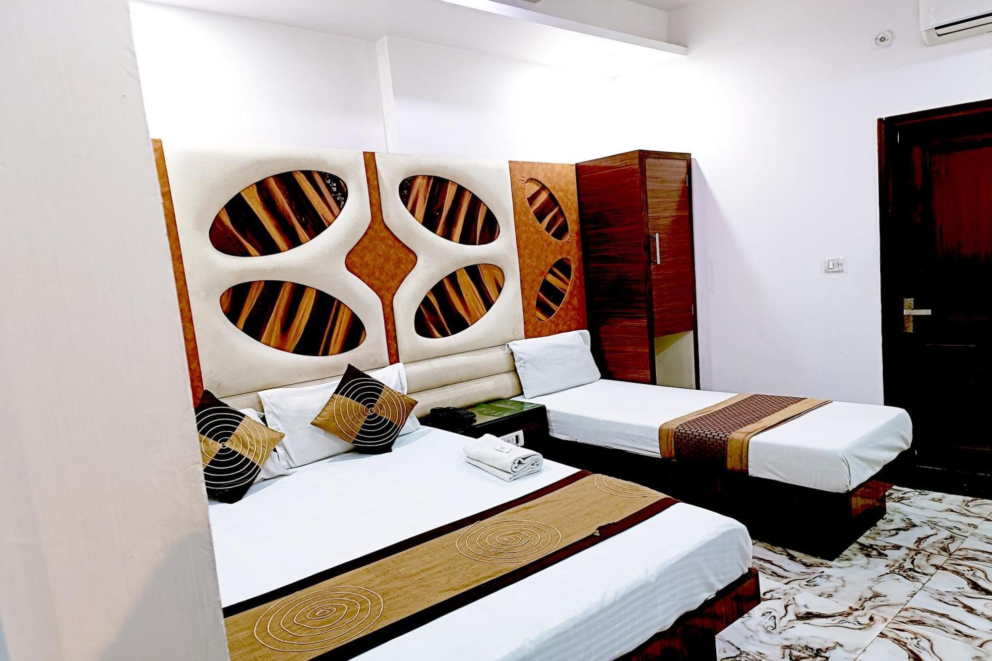 Hotel Crystal Deluxe At Railway Station New Delhi