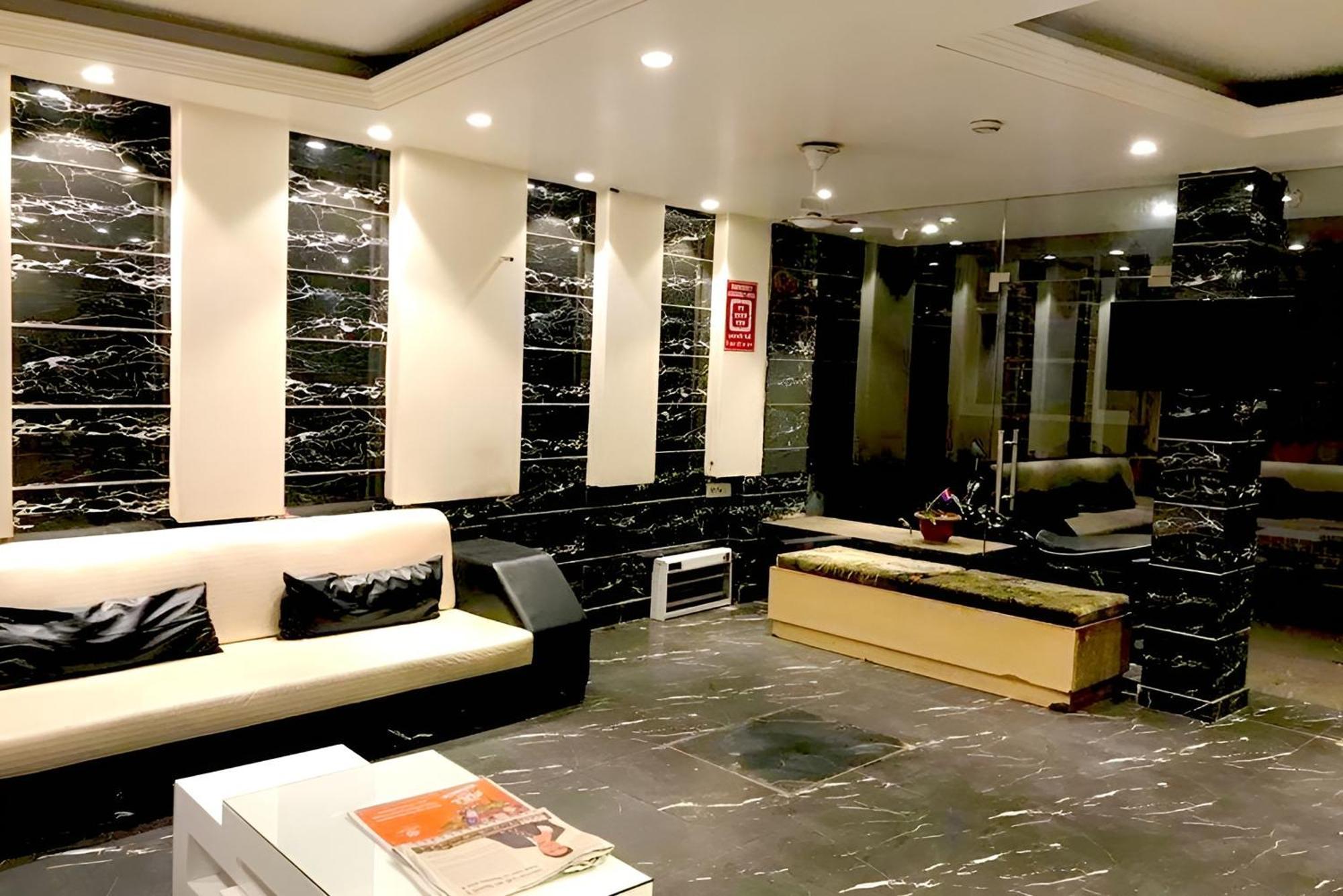 Crystal Deluxe At Railway Station 2* New Delhi