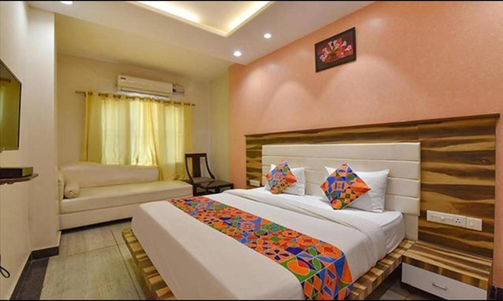 Royal Plaza-new Delhi Hotel 3*