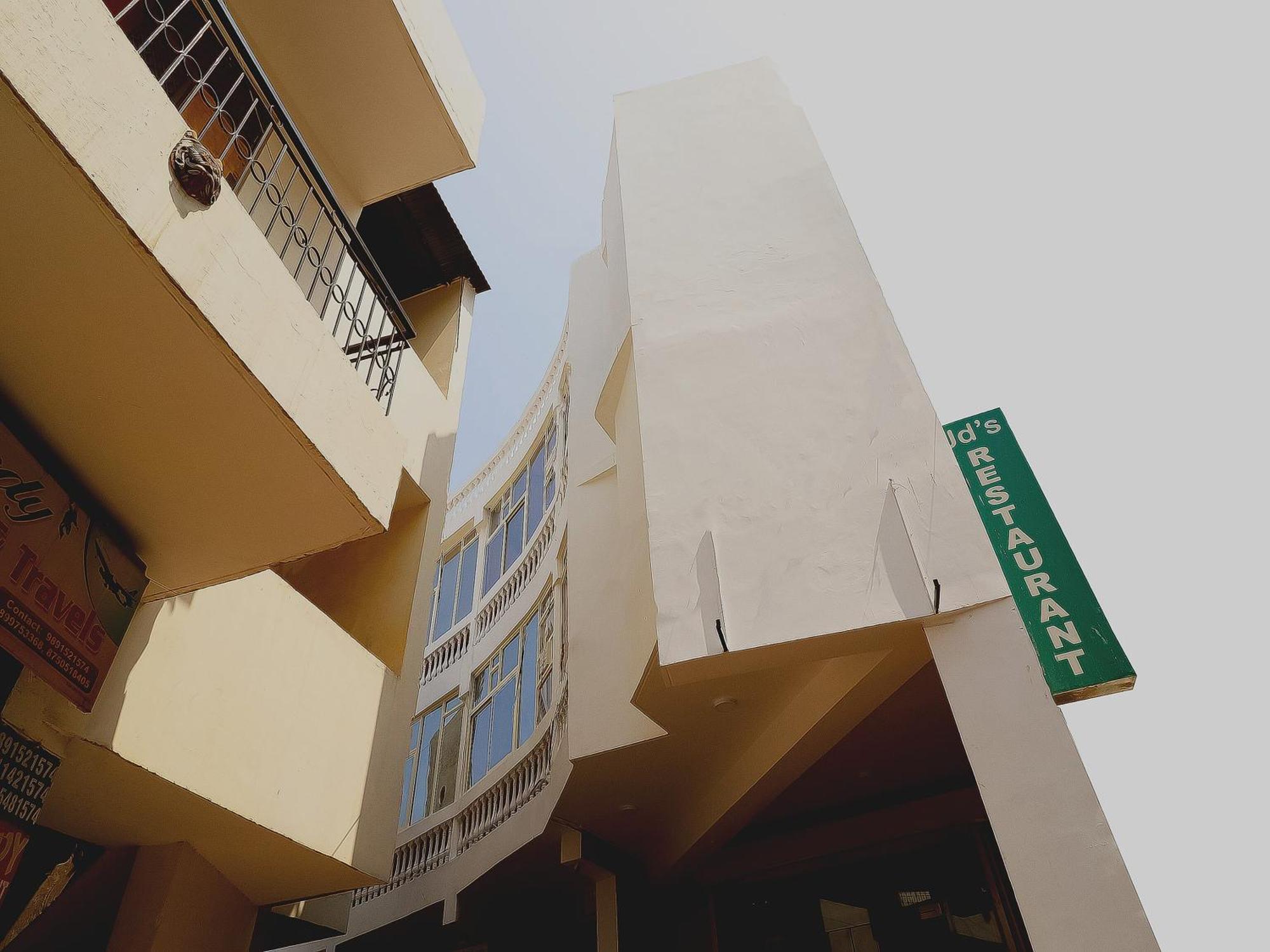 O Royal Orbit Near Delhi Airport 3* New Delhi