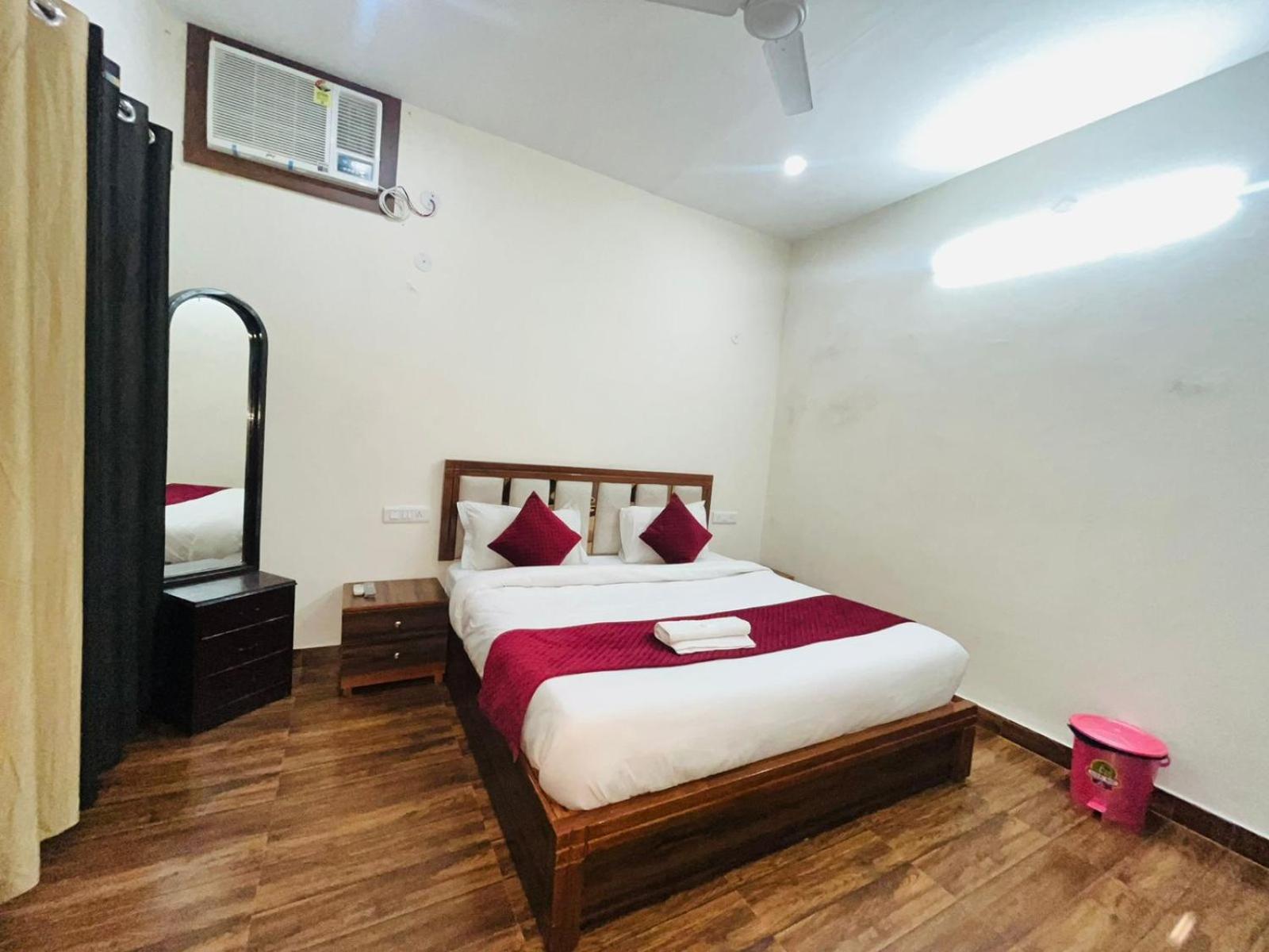 Badal - Safdarjung Enclave New Delhi