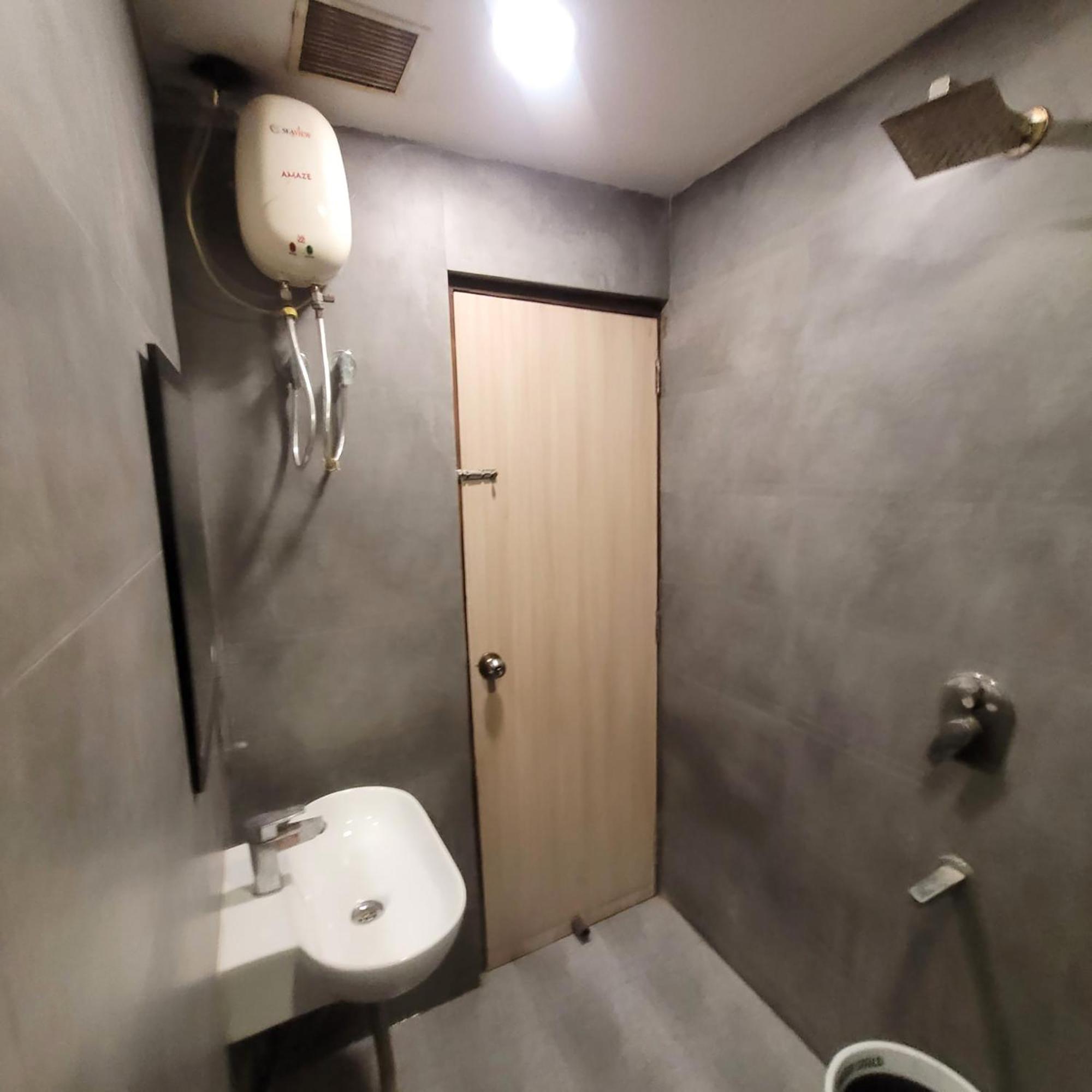 Hotel Royal - Akshardham Temple New Delhi