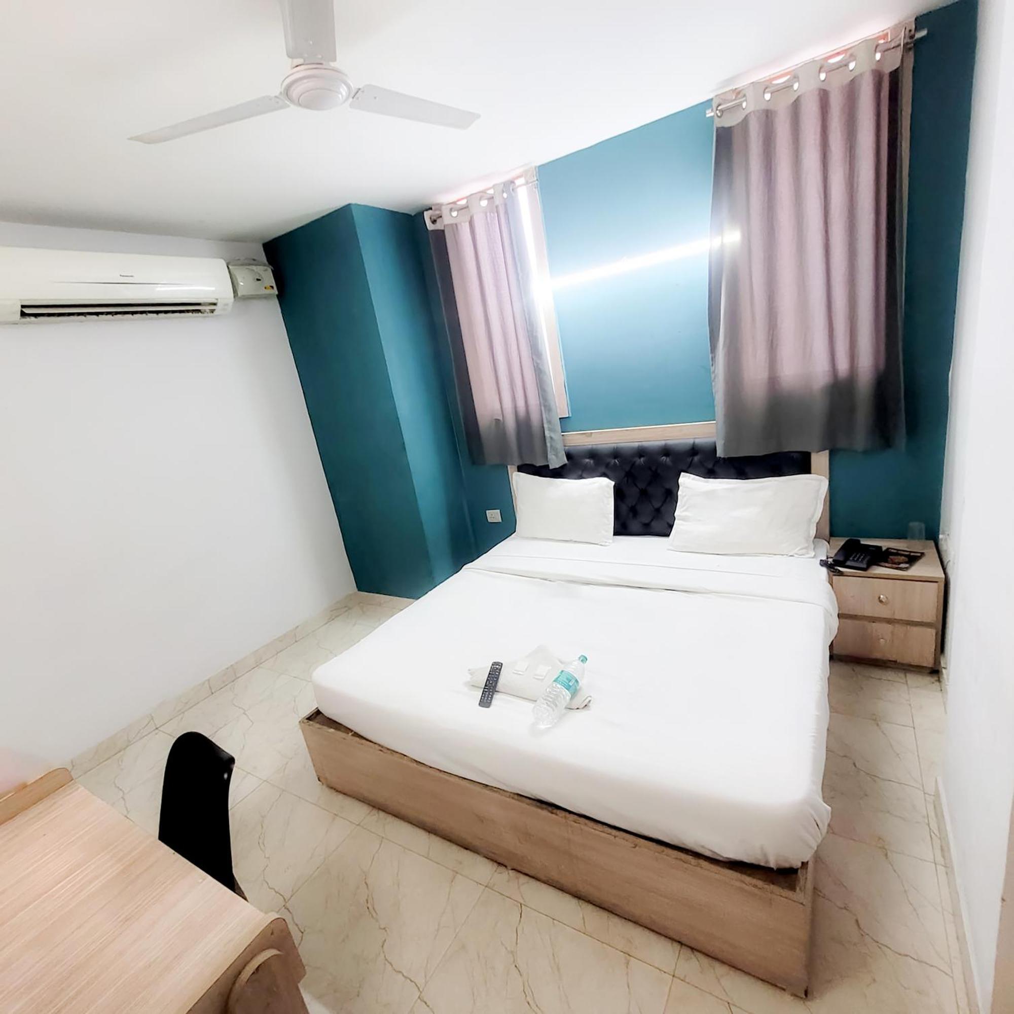 Royal - Akshardham Temple Hotel 3*