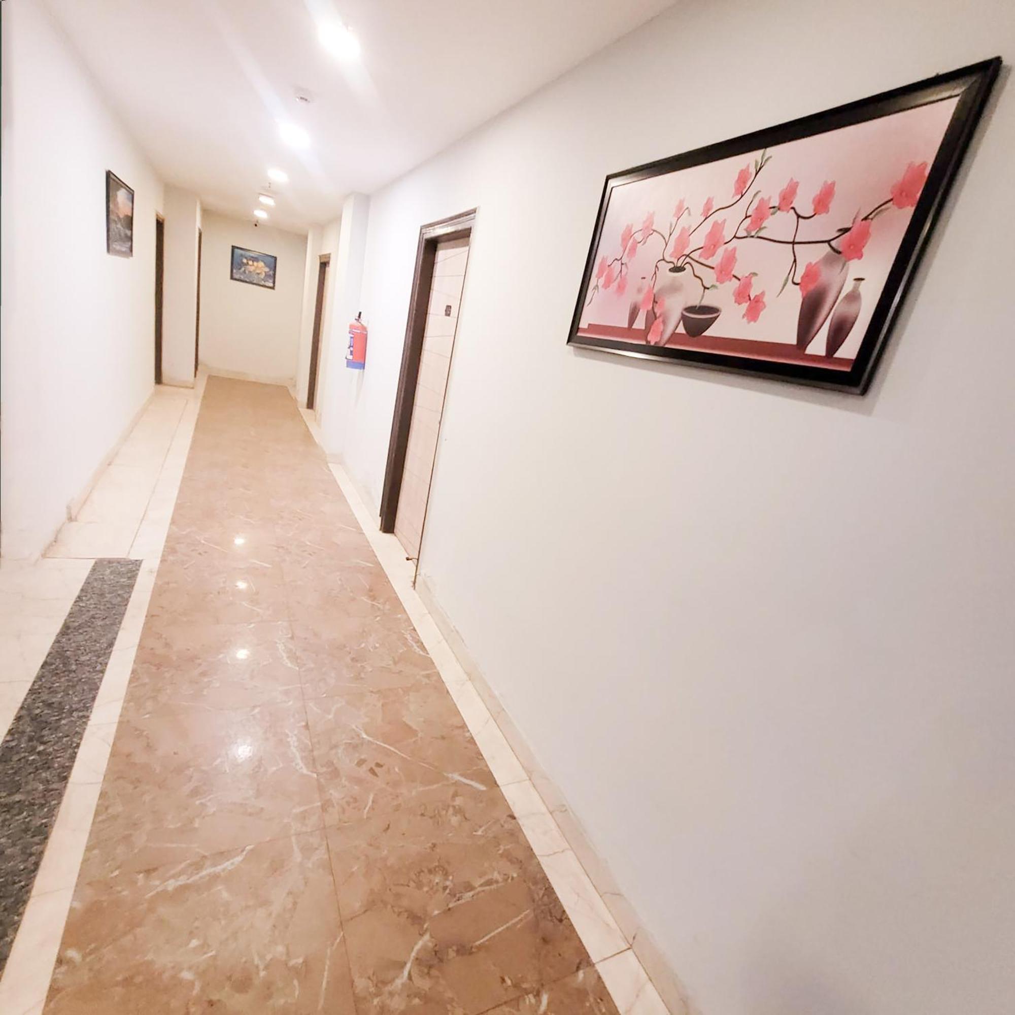 Hotel Royal - Akshardham Temple 3*