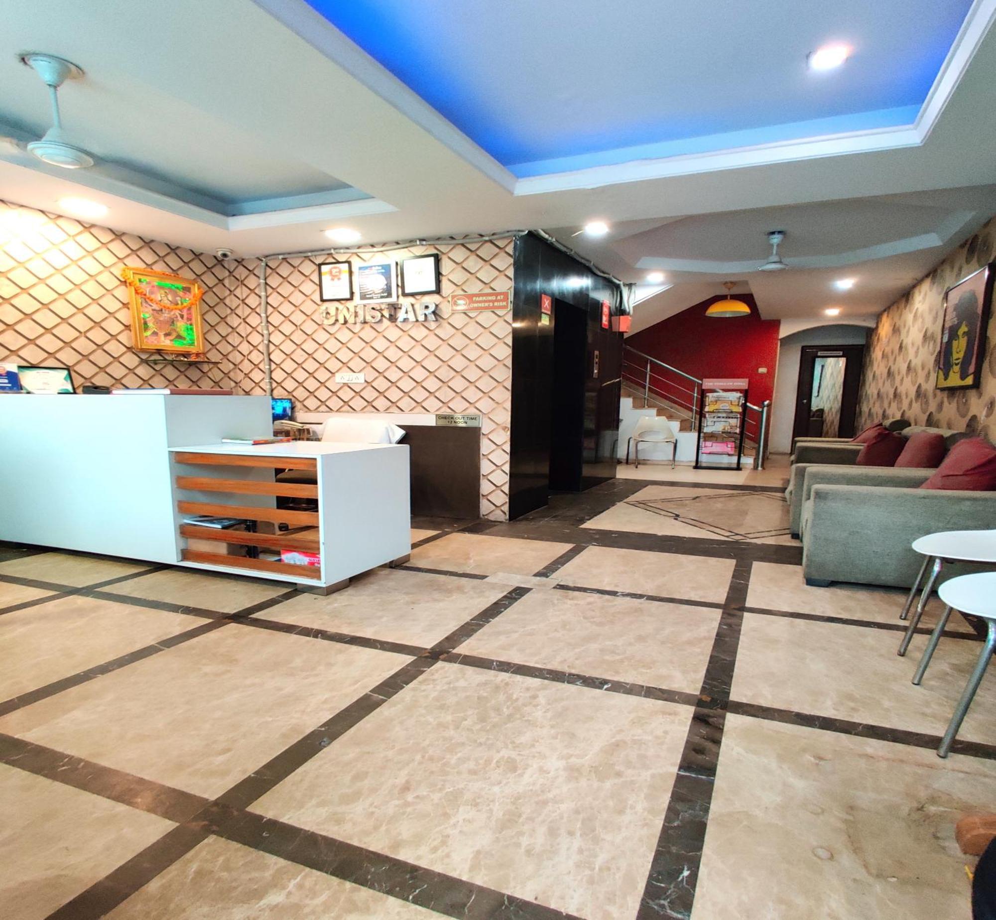 Hotel Uni-star 3*