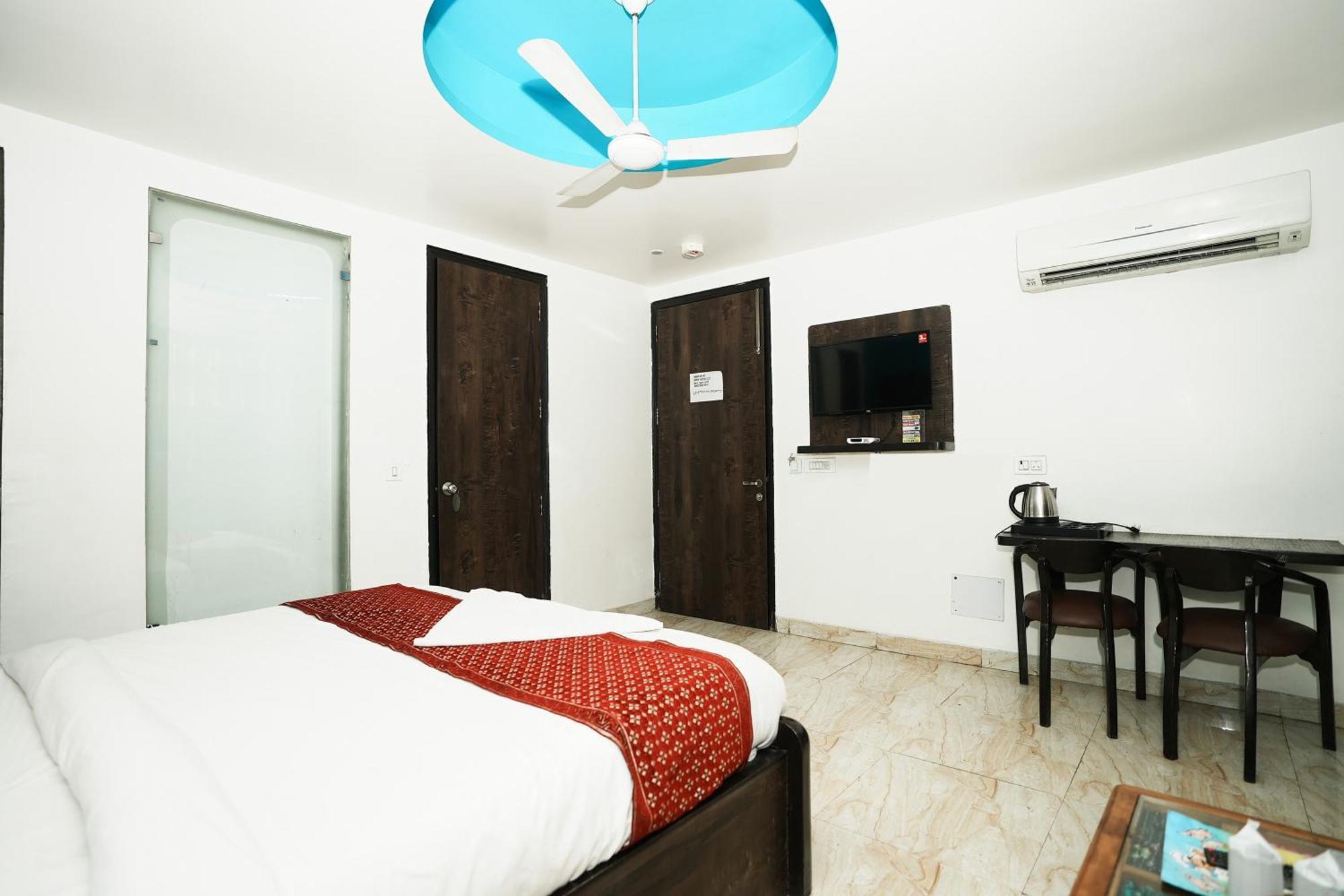 Hotel Amour Near Igi Delhi Airport