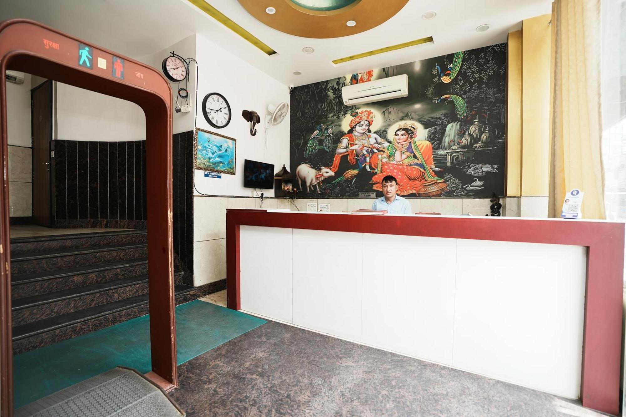 Hotel Amour Near Igi Delhi Airport 3*
