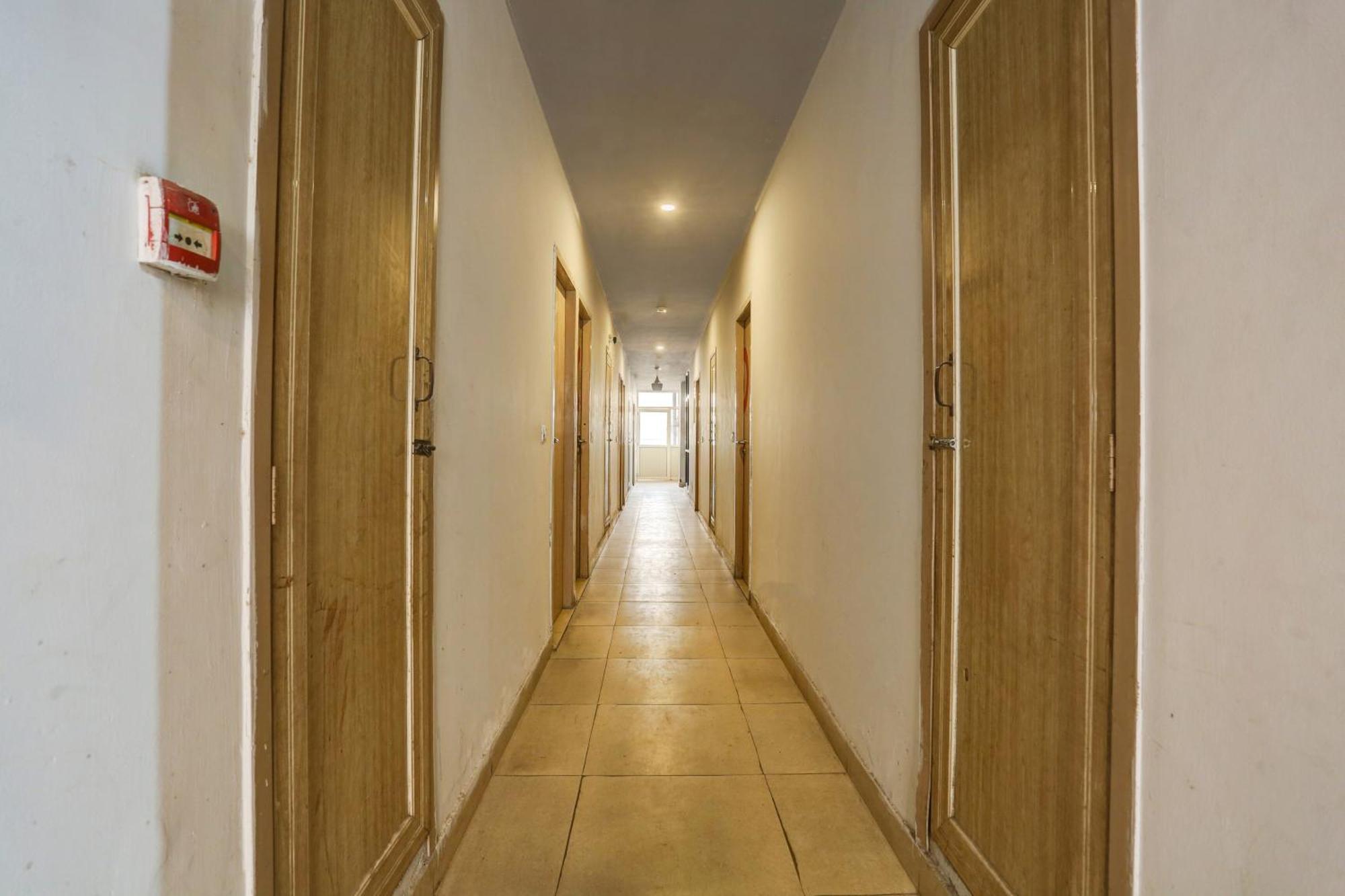 O Dwarka Mor Metro Hotel