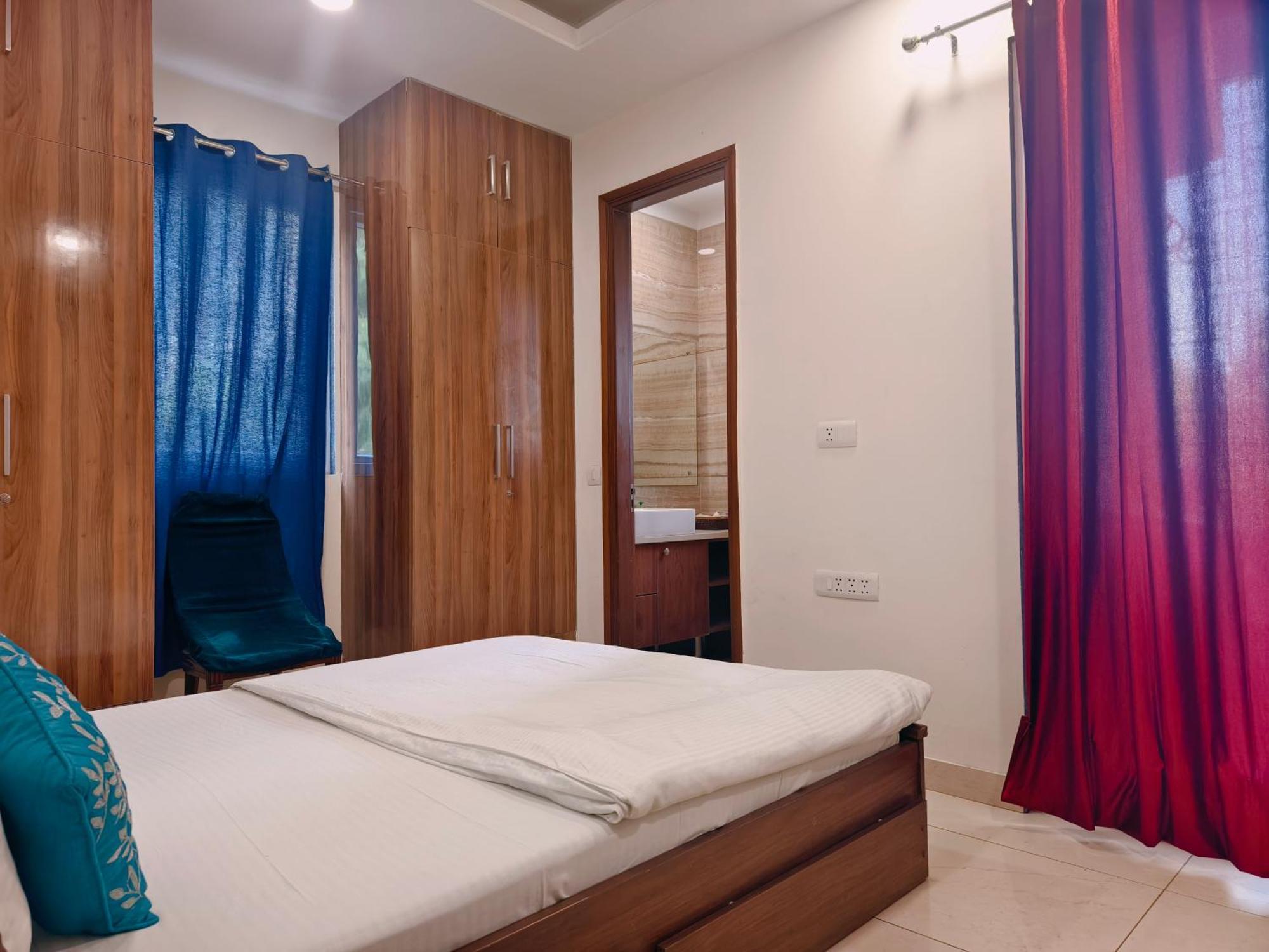 Hostmystay- 2bhk! Lajpat Nagar Market New Delhi
