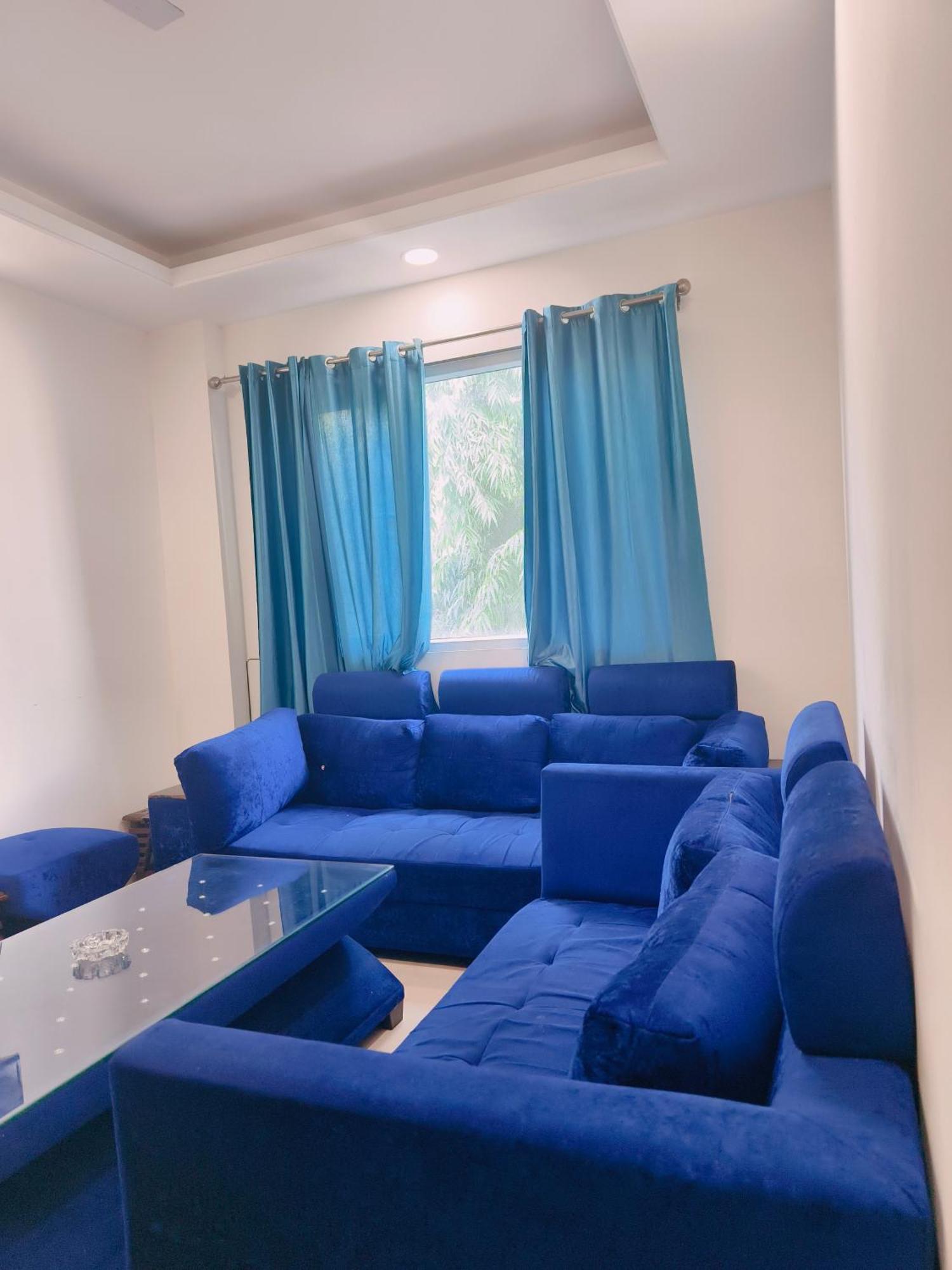 Hostmystay- 2bhk! Lajpat Nagar Market Apartment *