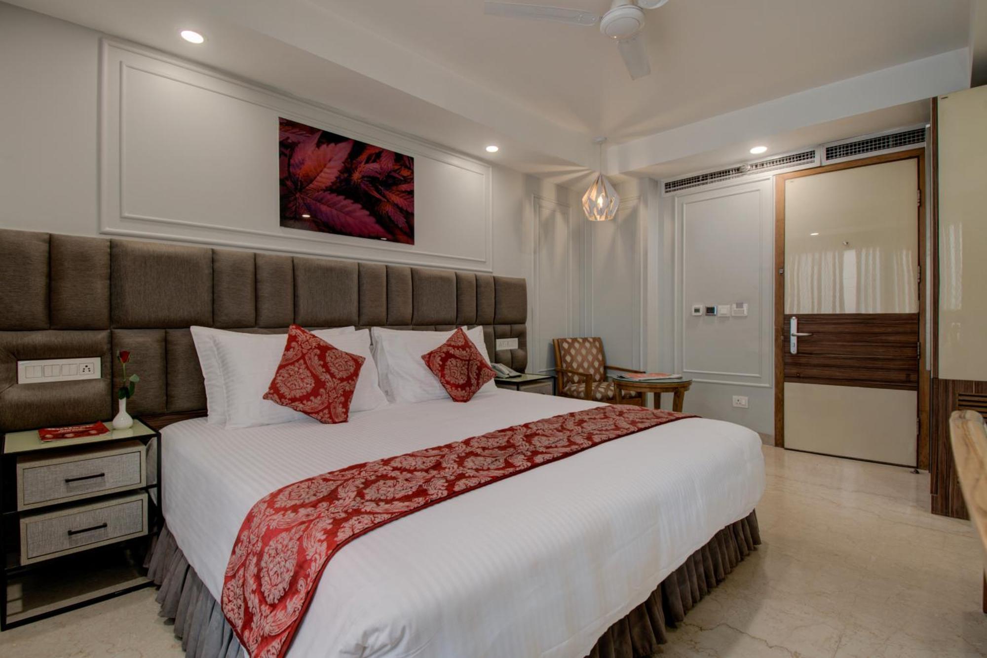 Iris Park Hotel