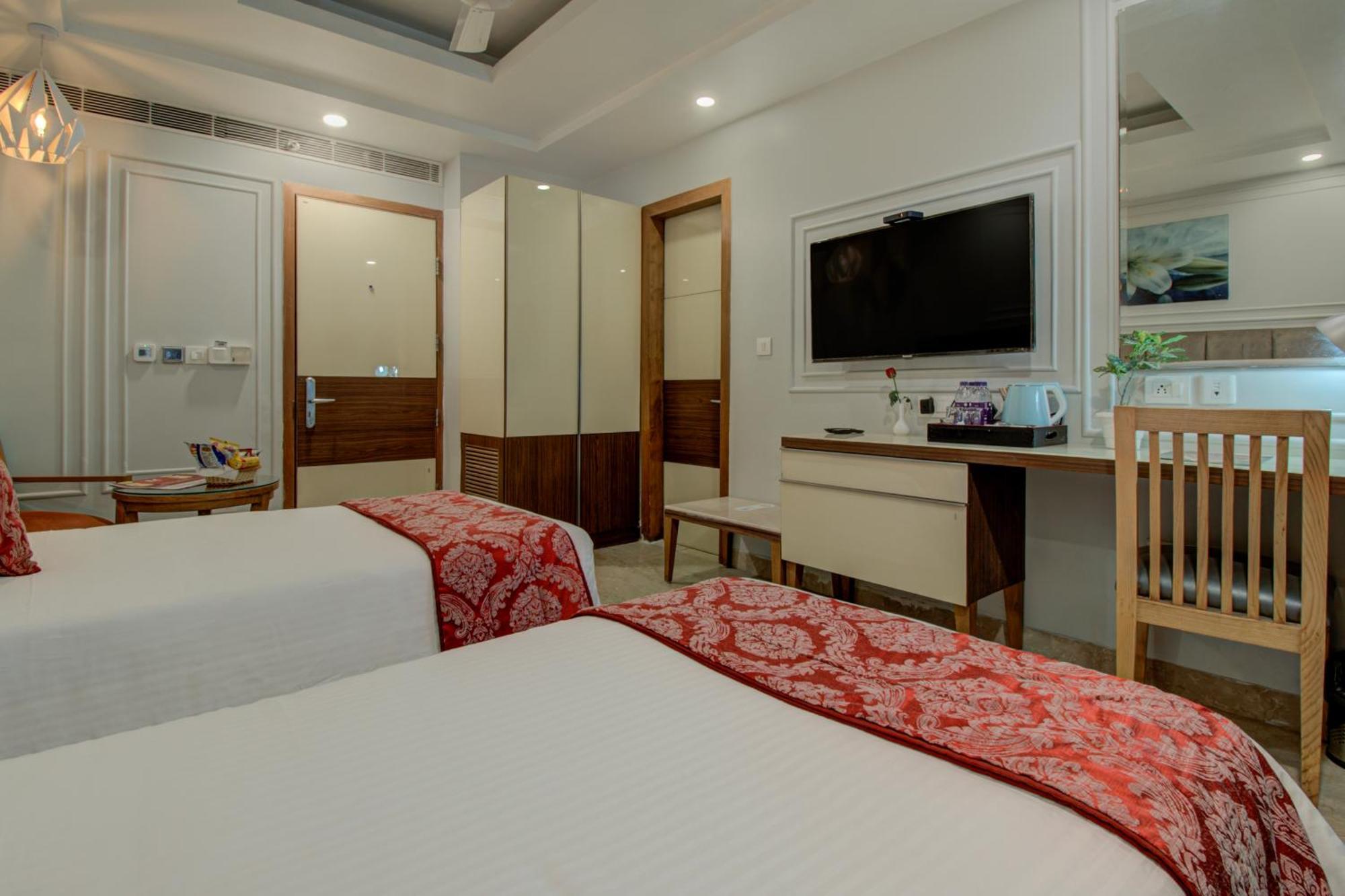 Iris Park Hotel *