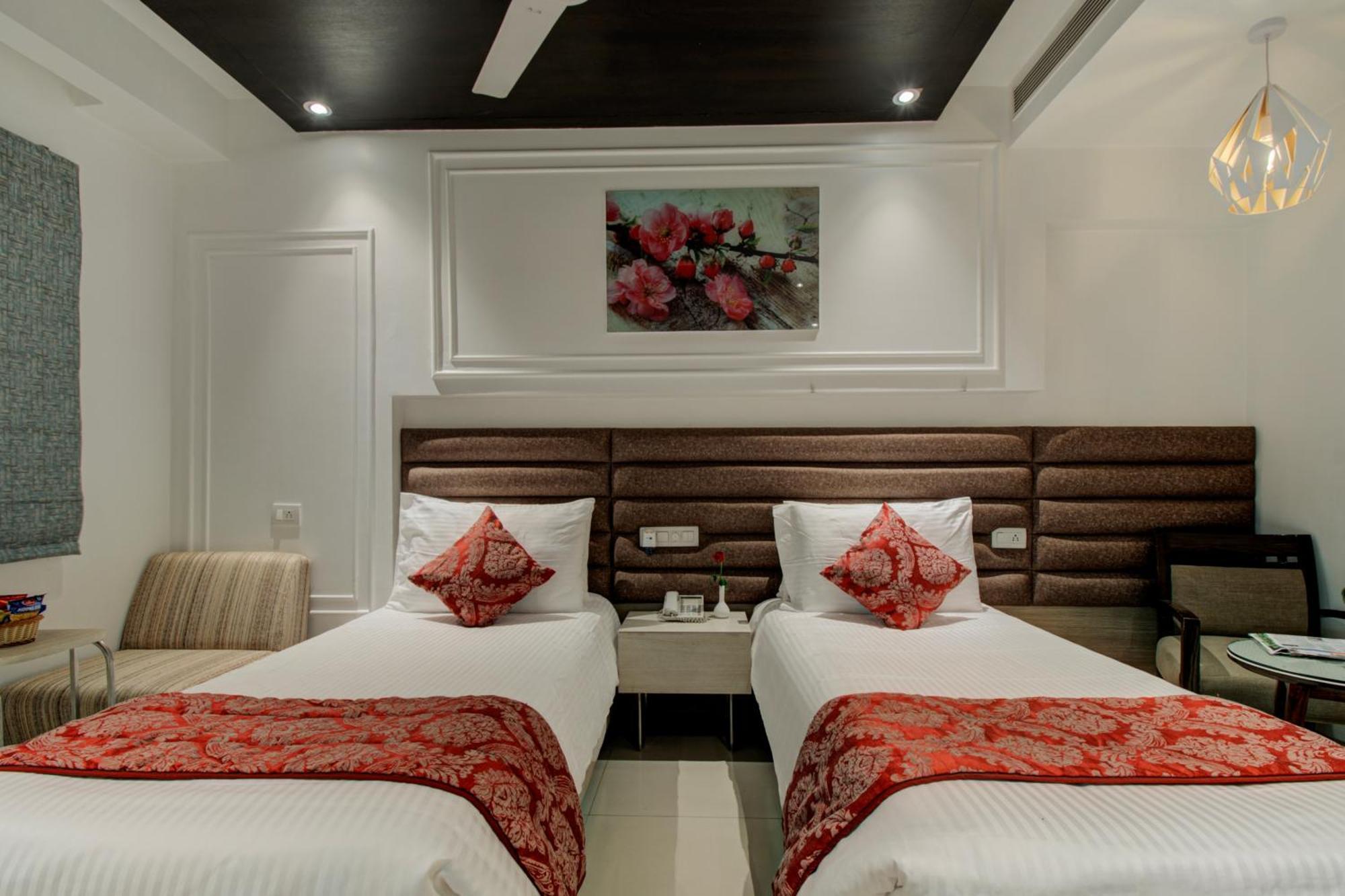 Iris Park Hotel *