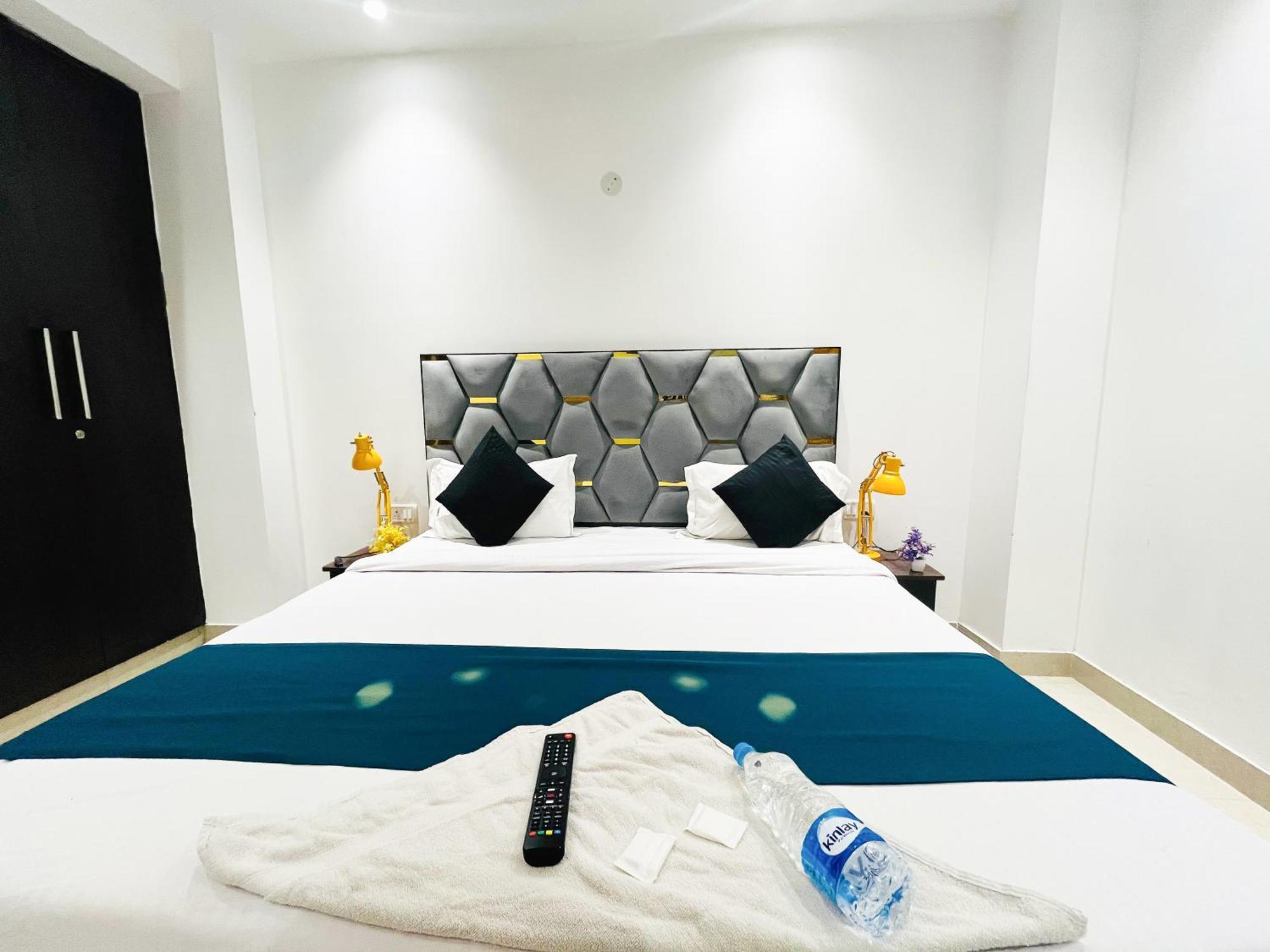 Hotel Purple 24 Seven -malviya Nagar 3*