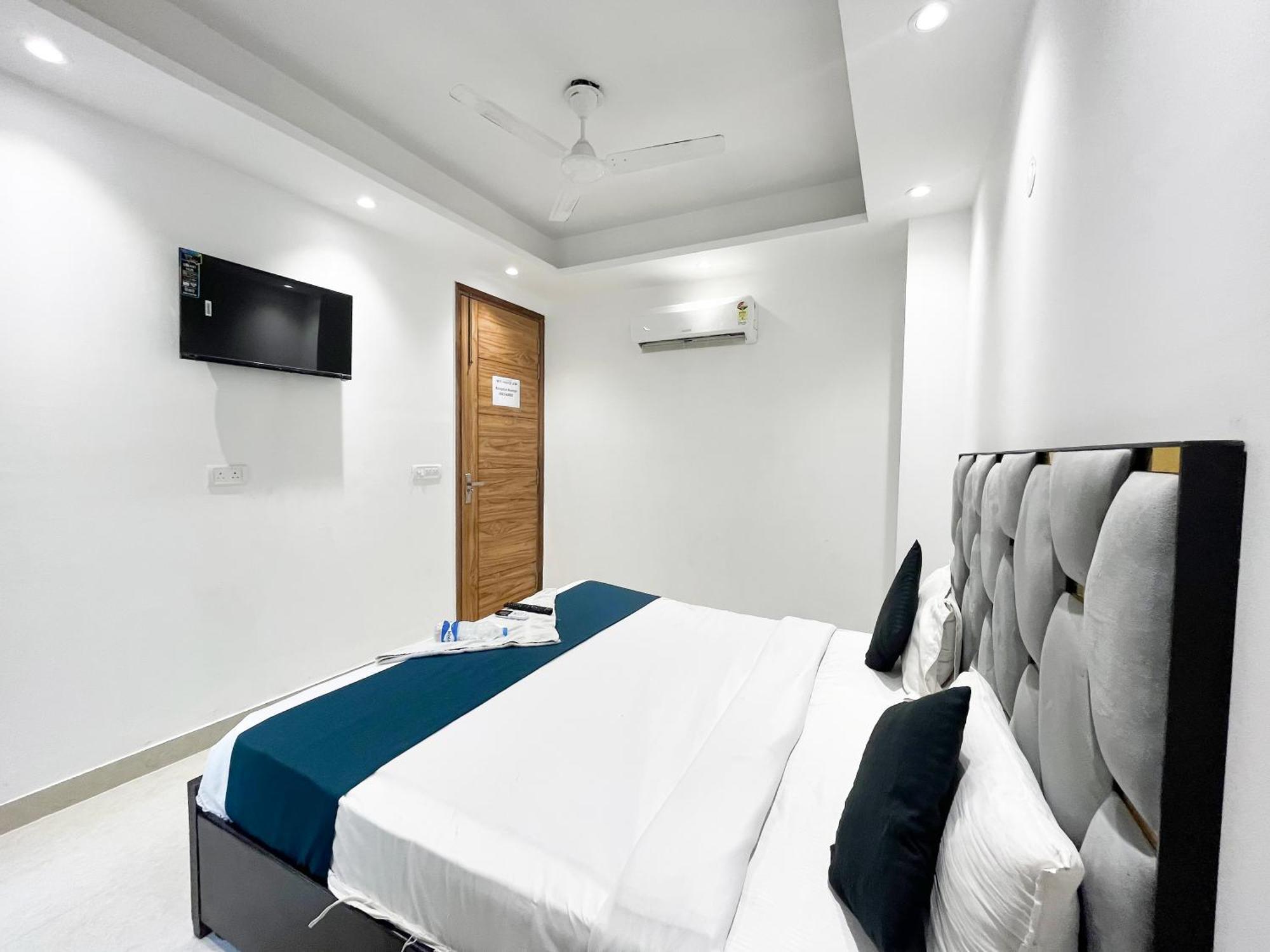 Purple 24 Seven -malviya Nagar 3* New Delhi