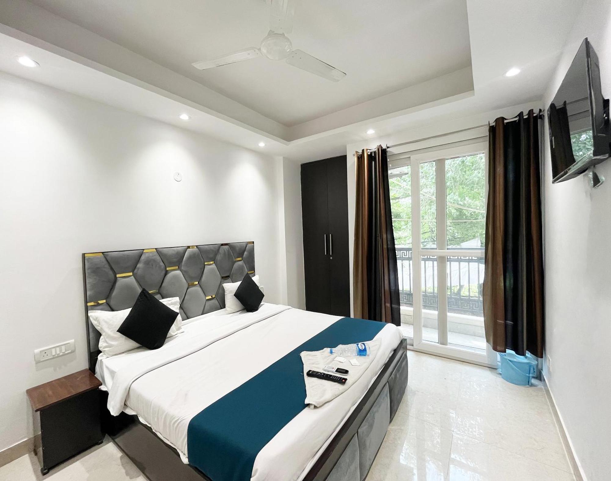 Purple 24 Seven -malviya Nagar