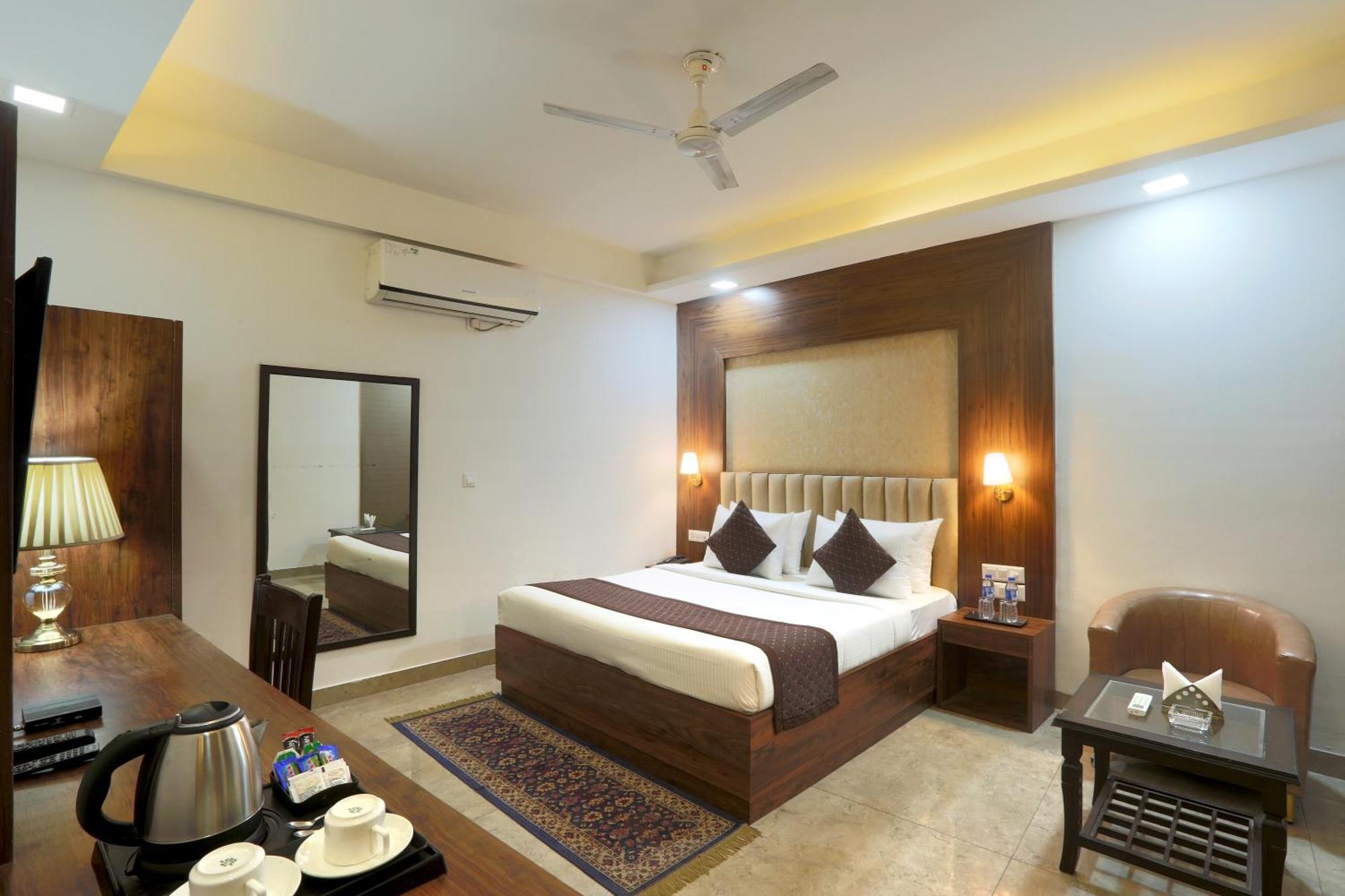Prithvi Palace Near Delhi International Airport