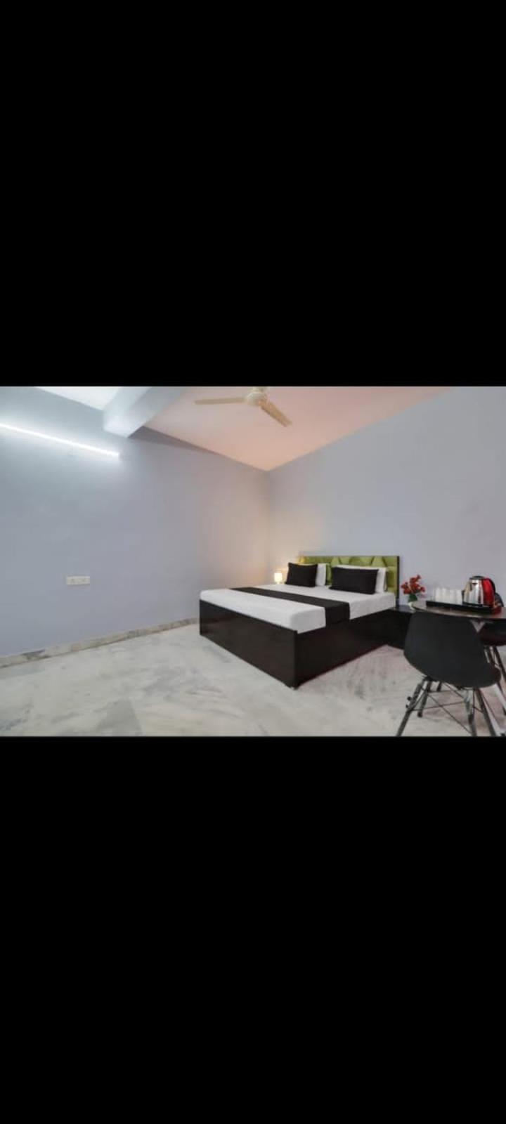 Guest house Day Night New Delhi