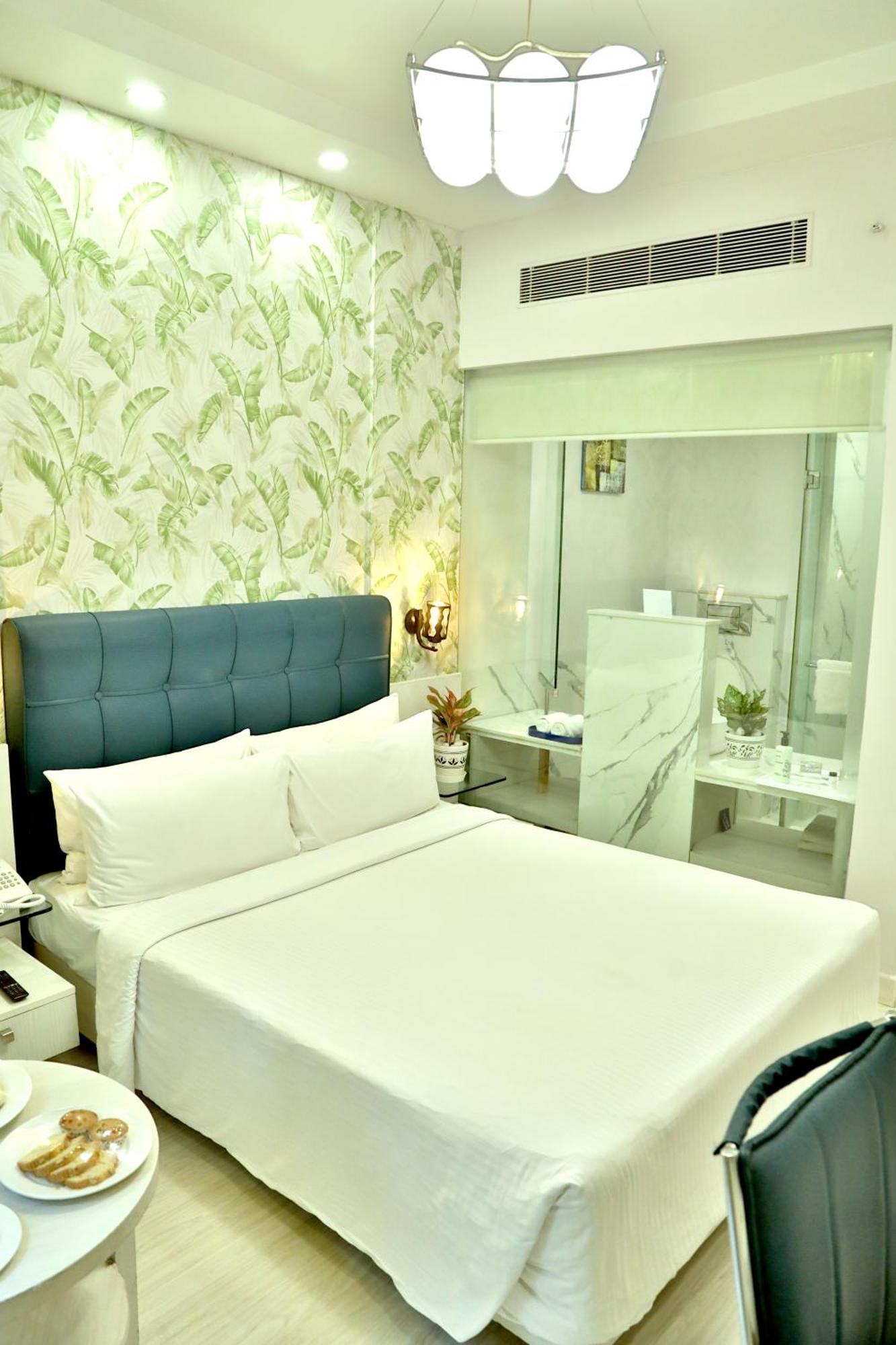Sarovar Portico Naraina, Hotel 3*