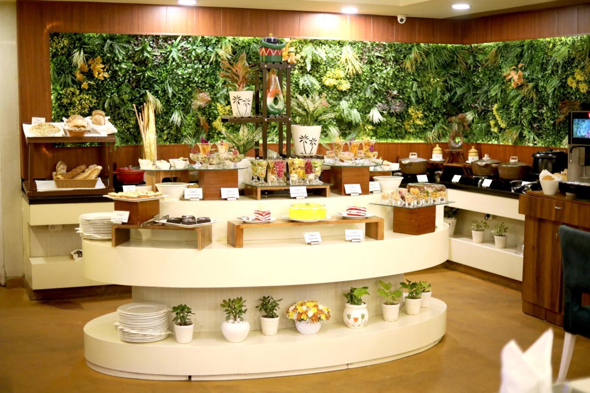Hotel Sarovar Portico Naraina, 3*